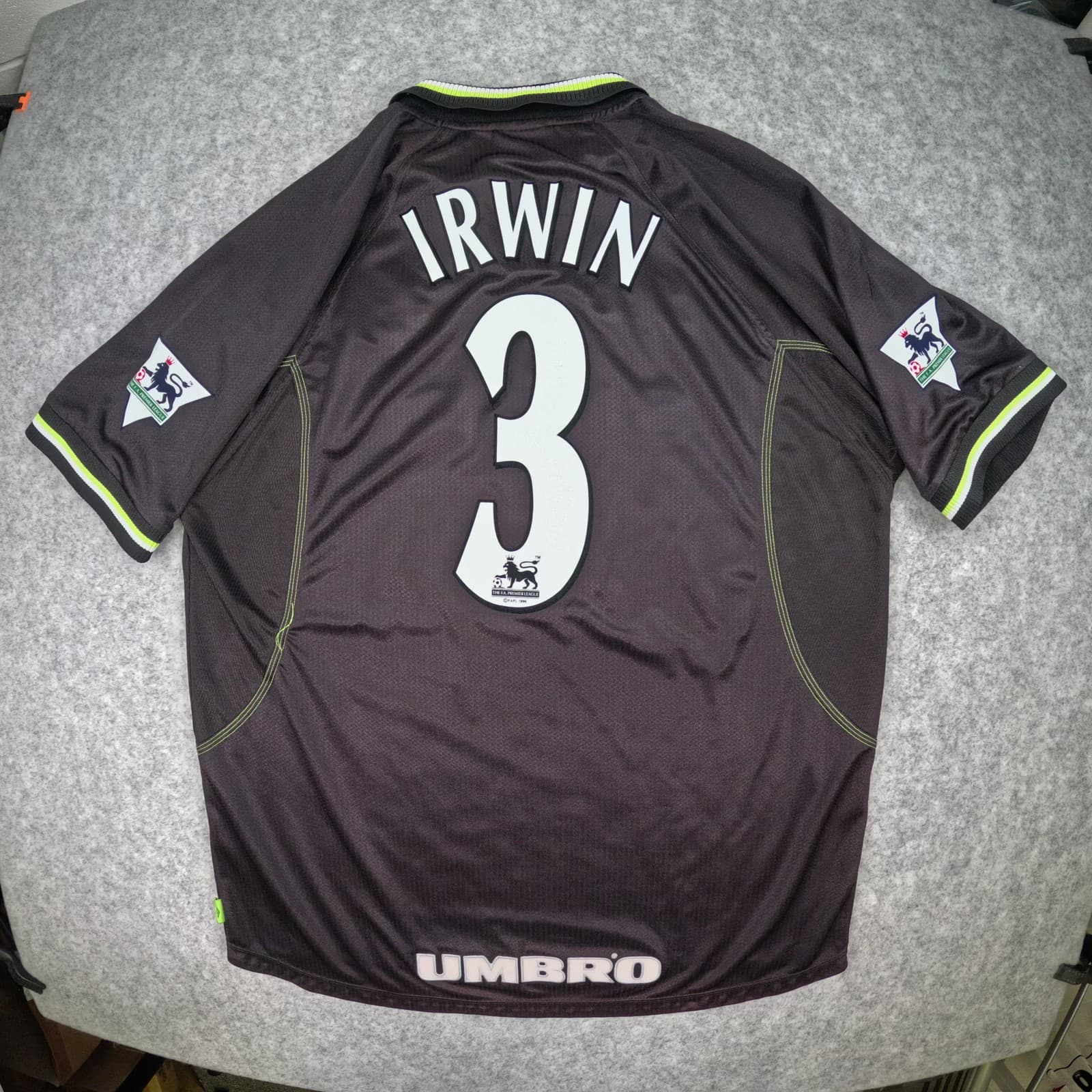 Manchester United Football Shirt XL Black 1998 1999 Third Irwin 3 Soccer Jersey