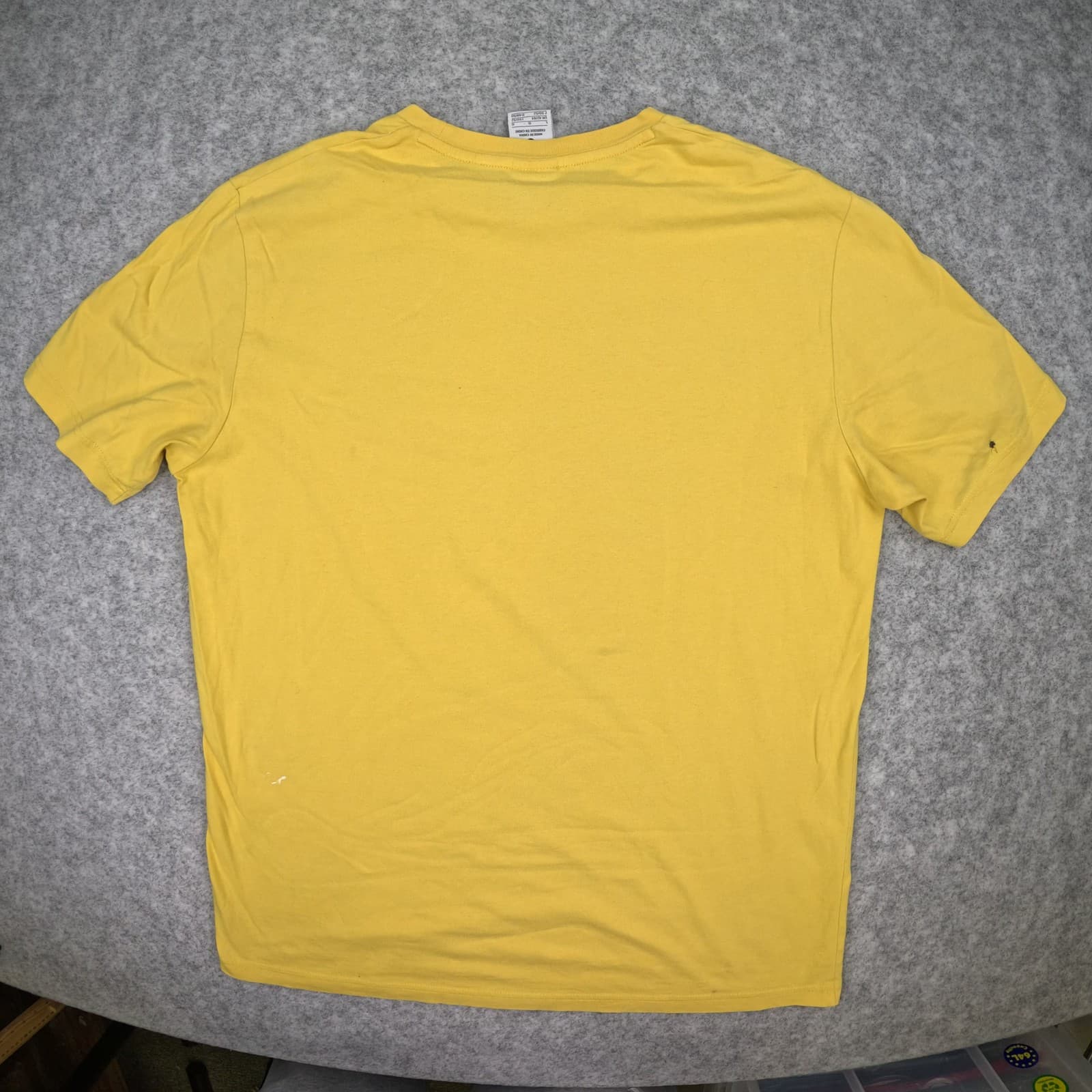 Brazil T Shirt Large Yellow Nike Graphic Tee 363560-703 Hole Back right sleeve photo 4
