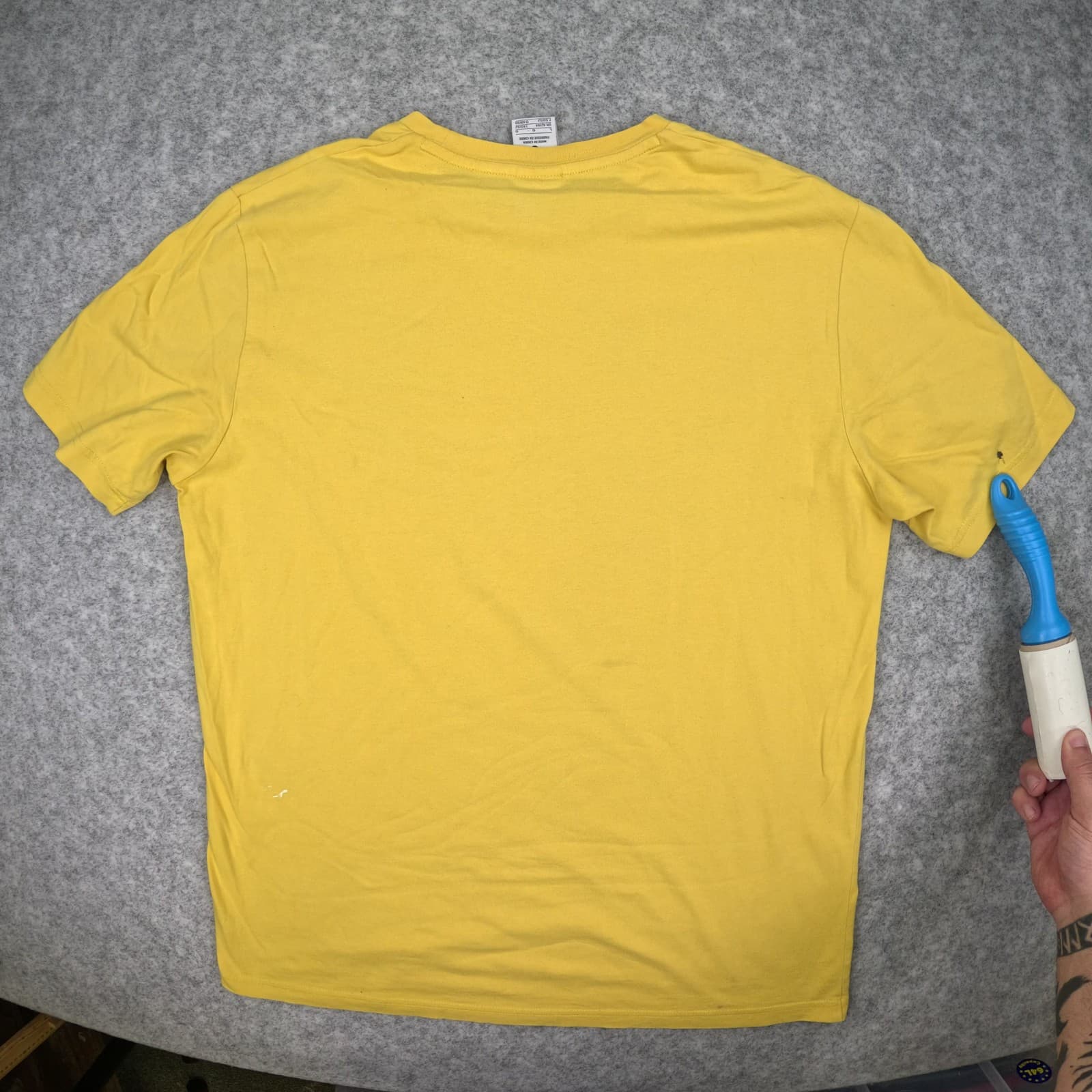 Brazil T Shirt Large Yellow Nike Graphic Tee 363560-703 Hole Back right sleeve photo 5