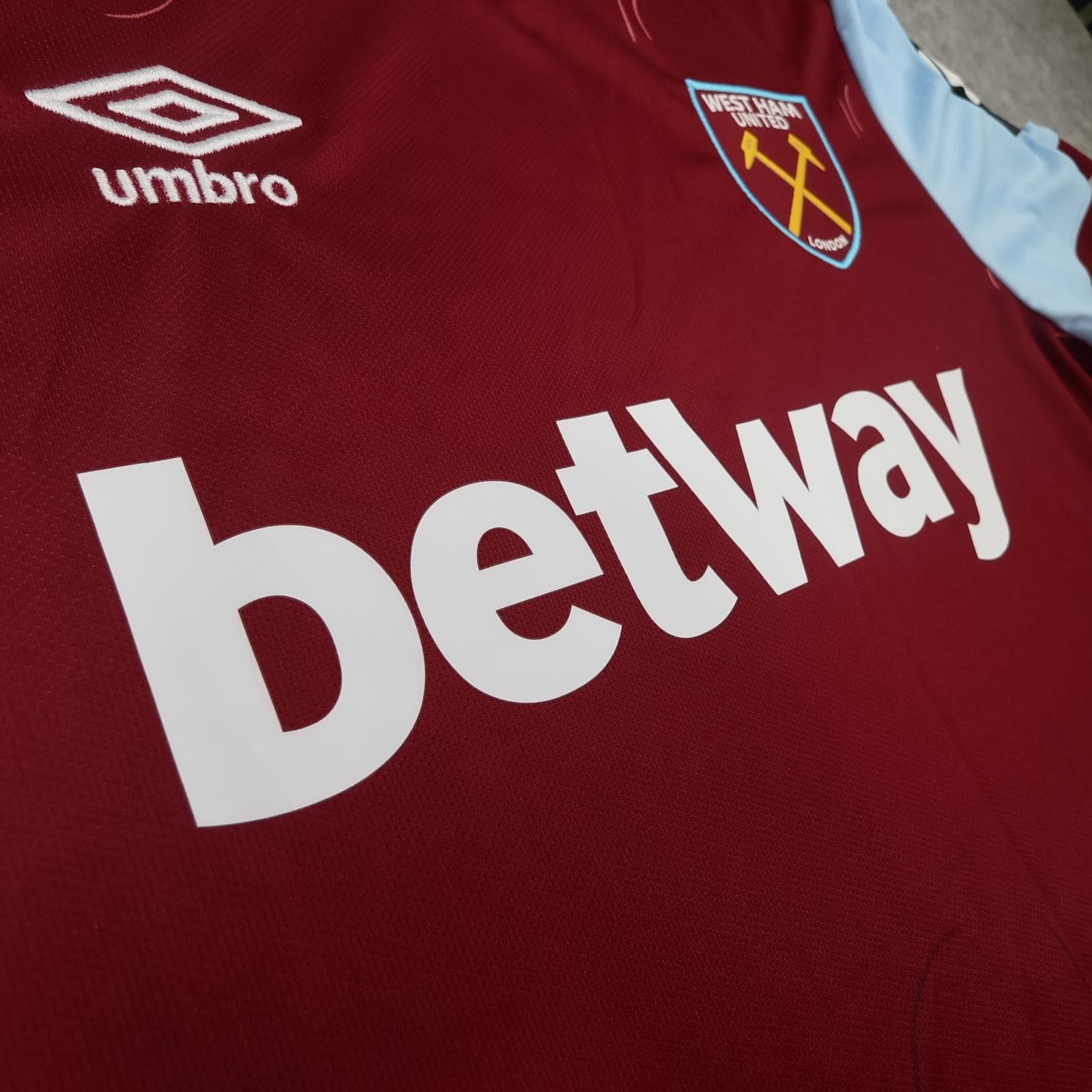 West Ham United Shirt Mens Large Red Home EPL 2023 2024 Umbro Betway Jersey photo 6