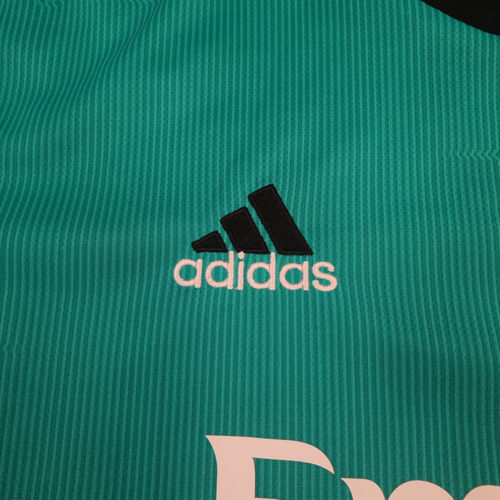 Real Madrid Shirt Extra Large Green Third Kit 2021 2022 Adidas Karim Benzema photo 5