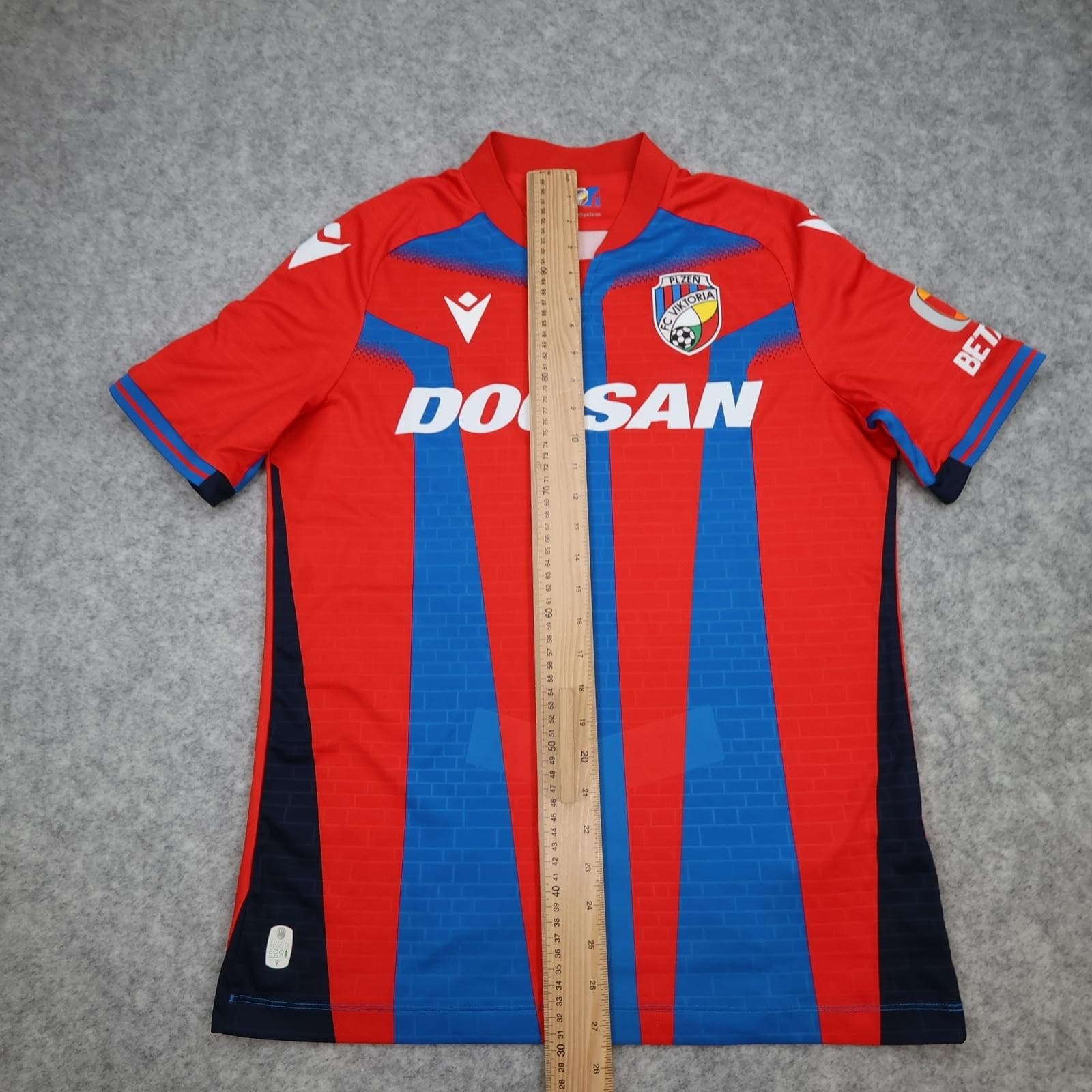 FC Viktoria Plzen Shirt Mens Medium Red Home Football Macron 2023 2024 photo 12