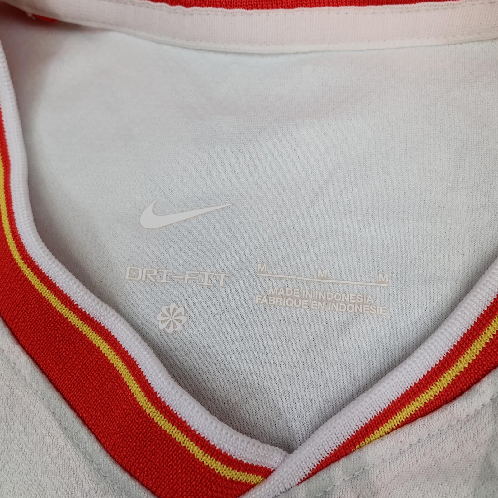 Liverpool Away Shirt Mens Medium White Third Nike Soccer Jersey 2024 2025 photo 7