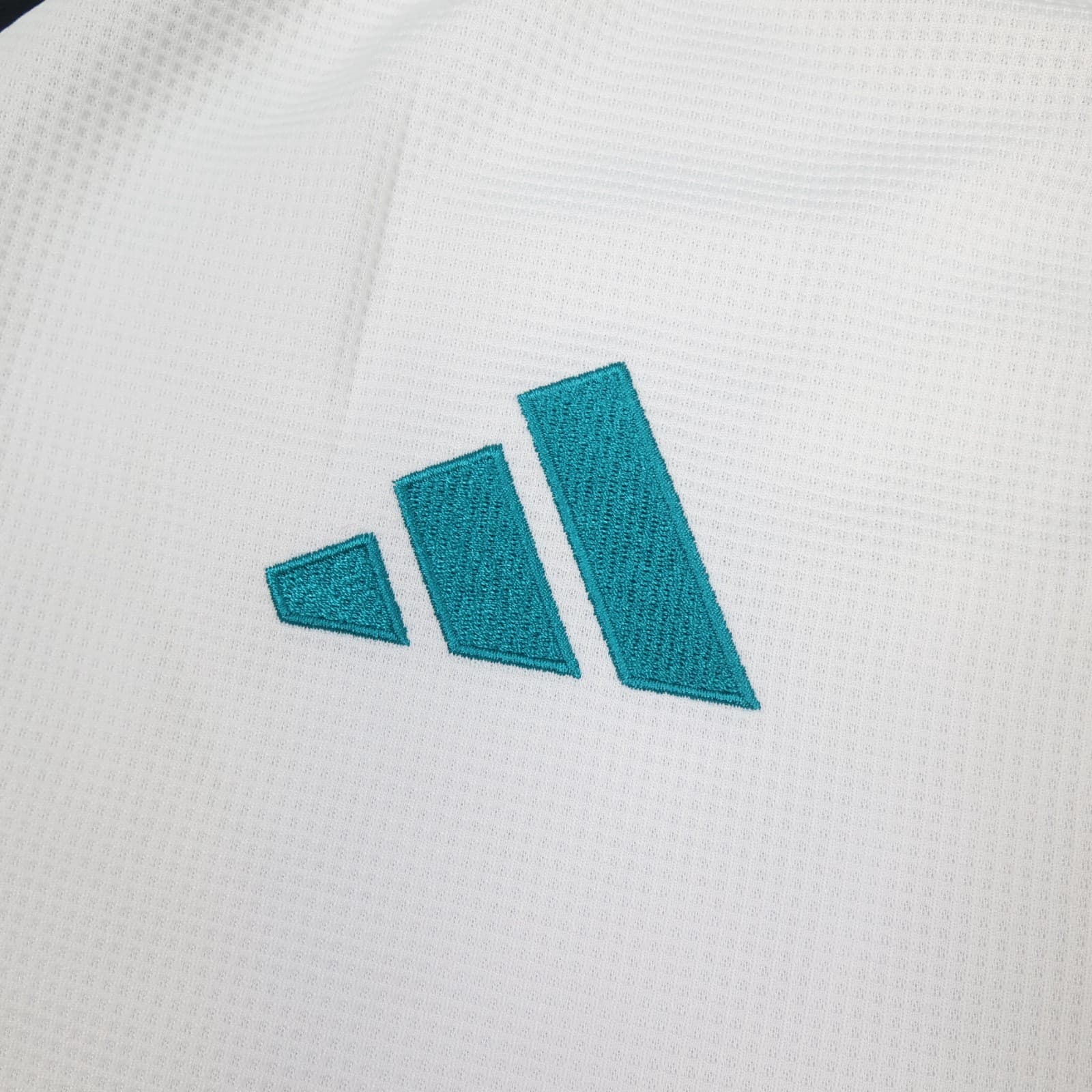 Newcastle United Shirt 3XL White Third Kit 2024 2025 Adidas Jersey  Isak 14 photo 6