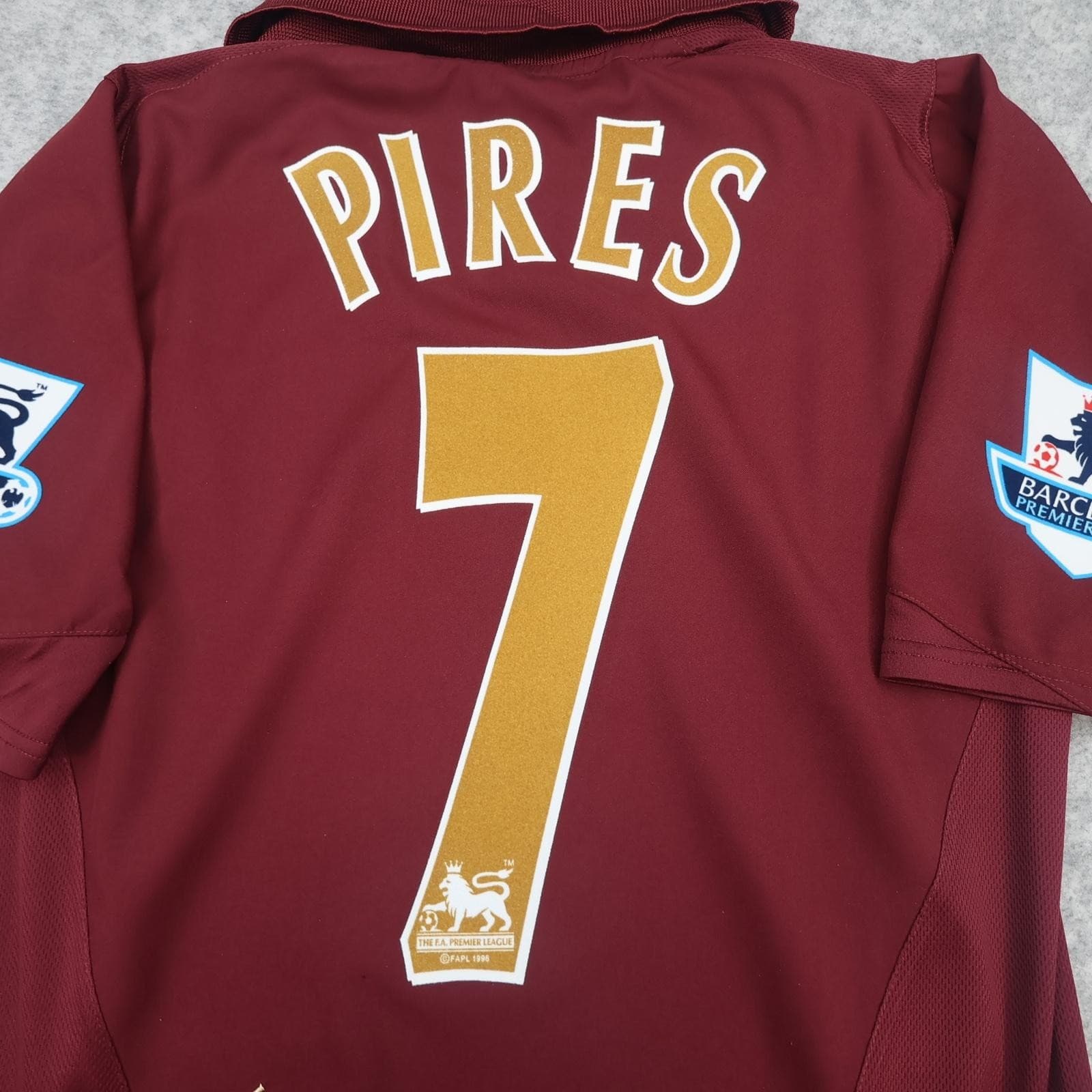 Vintage Arsenal Shirt Mens Medium Red Home 2005 2006 Highbury Nike O2 Pires 7 photo 3