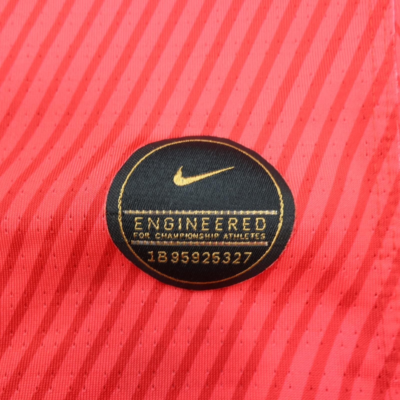 Saracens Rugby Shirt Mens Large Red Rugby Union Nike Allianz Jersey 2019 2020 photo 8