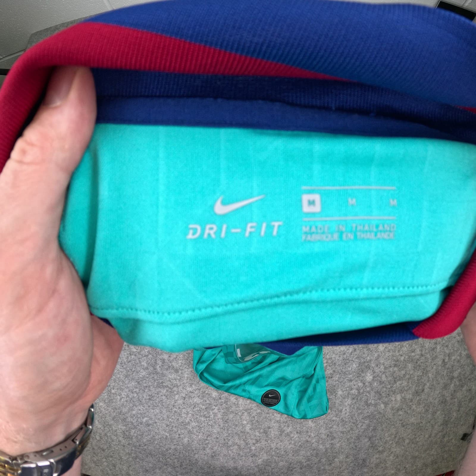 Barcelona Football Shirt Medium Turquoise Third 2019 2020 Nike Messi 10 photo 6