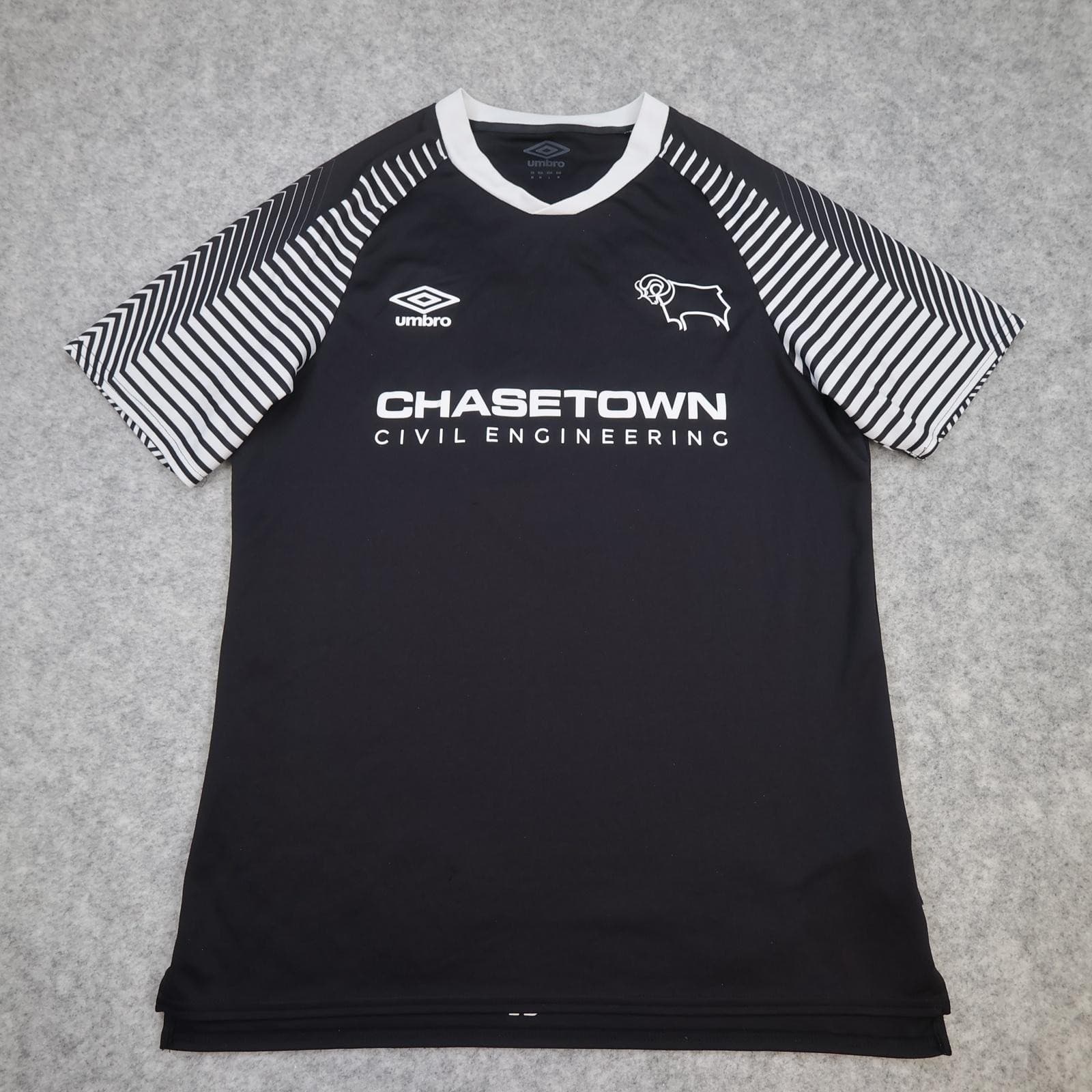 Derby County Training Shirt Mens Medium Black EFL Football Umbro Chasetown