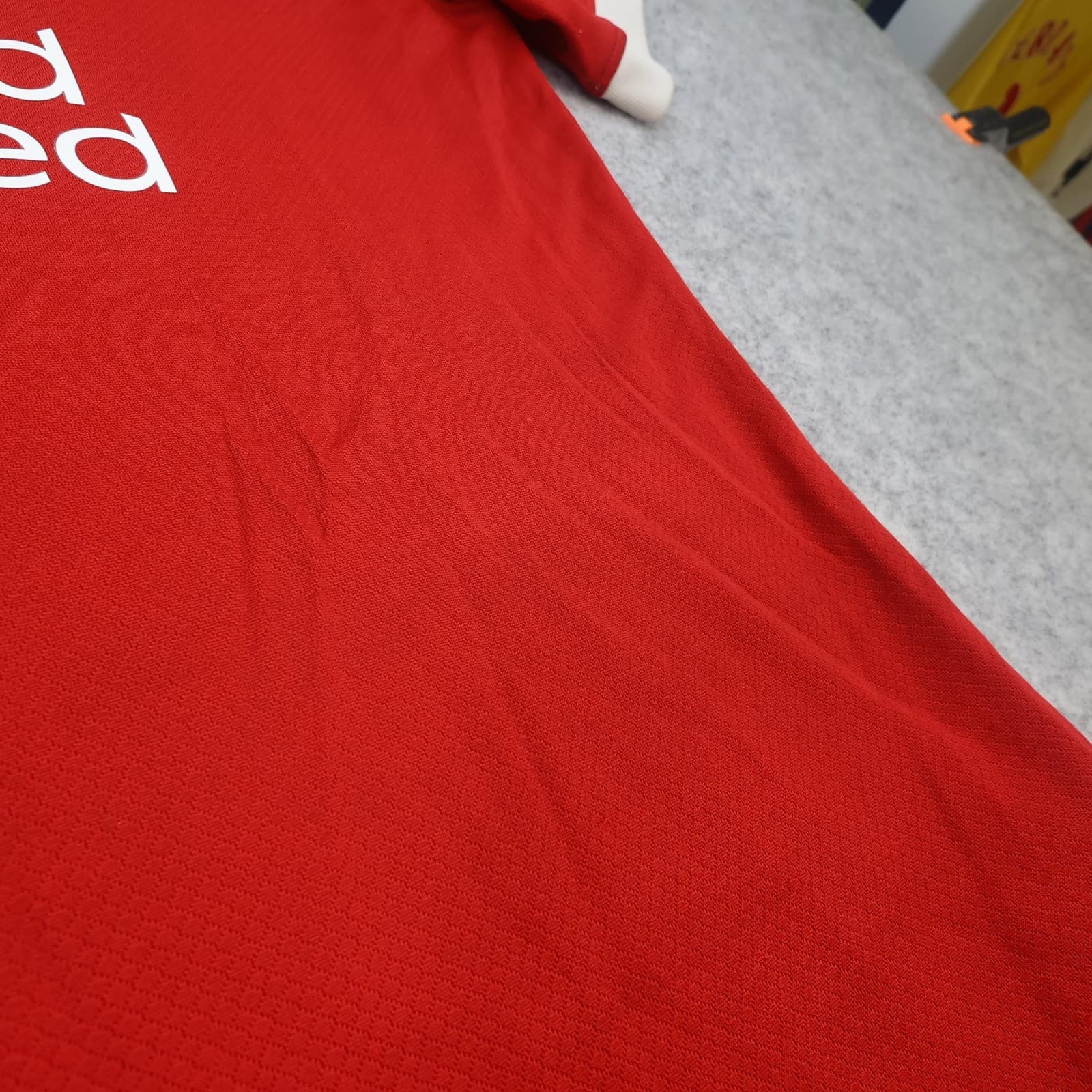 Liverpool Shirt Mens Medium Red Home 2023 2024 Football Nike Standard Chartered photo 4