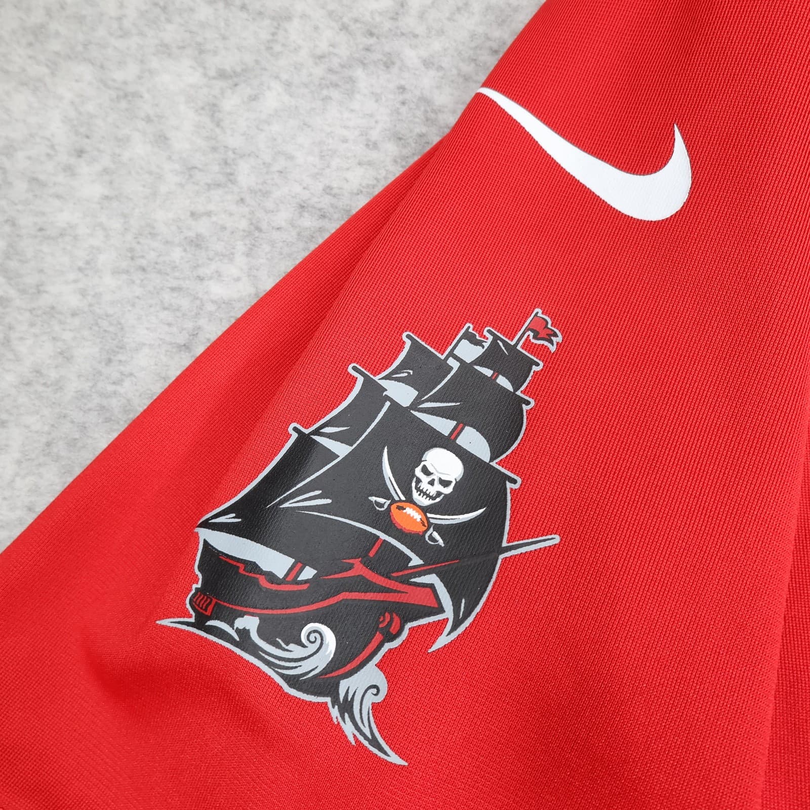 Tampa Bay Buccaneers Football Jersey Mens Large Red NFL Nike Brady 12 On Field photo 6