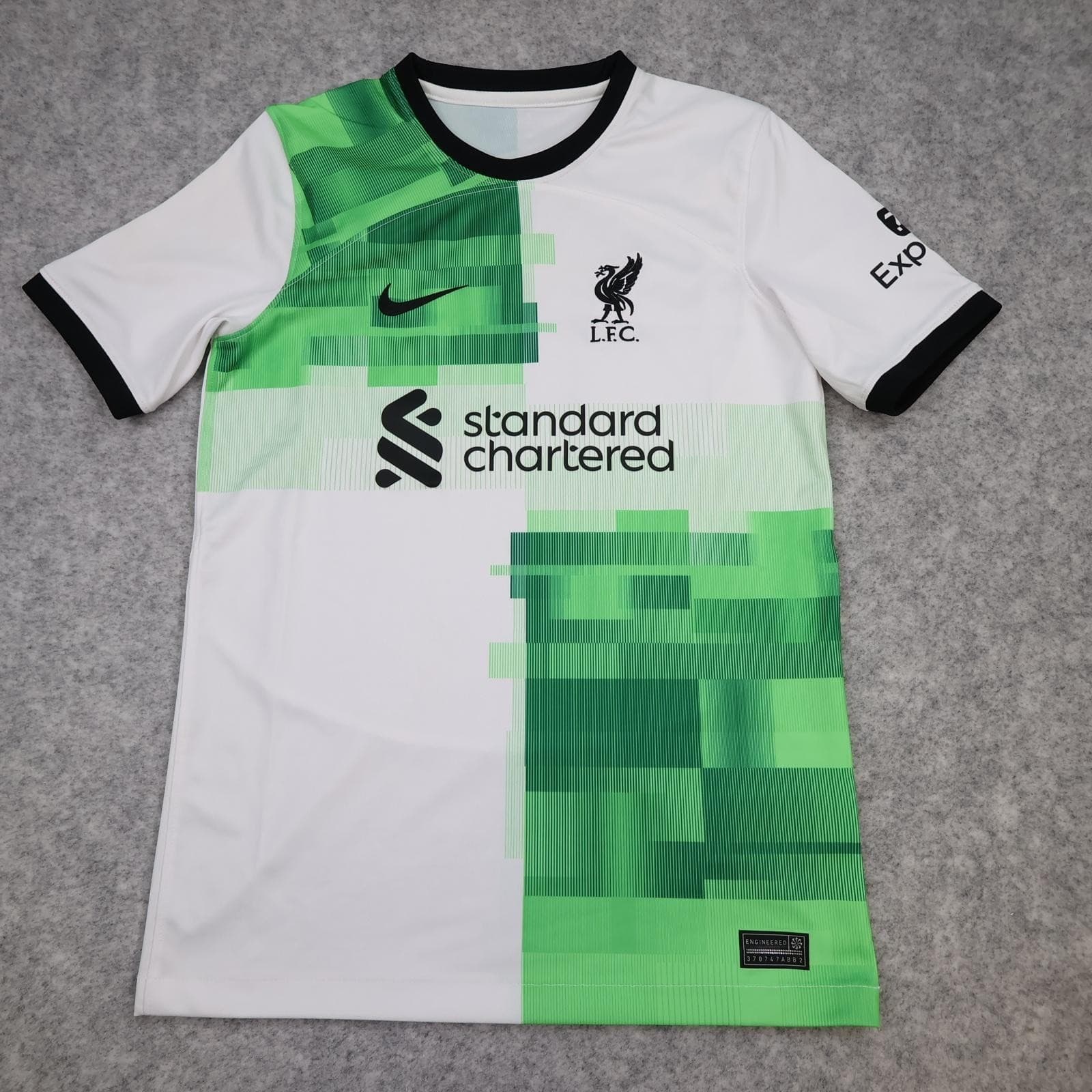 Liverpool Away Shirt Kids 12-13 Years Large White 2023 2024 Nike Soccer Jersey