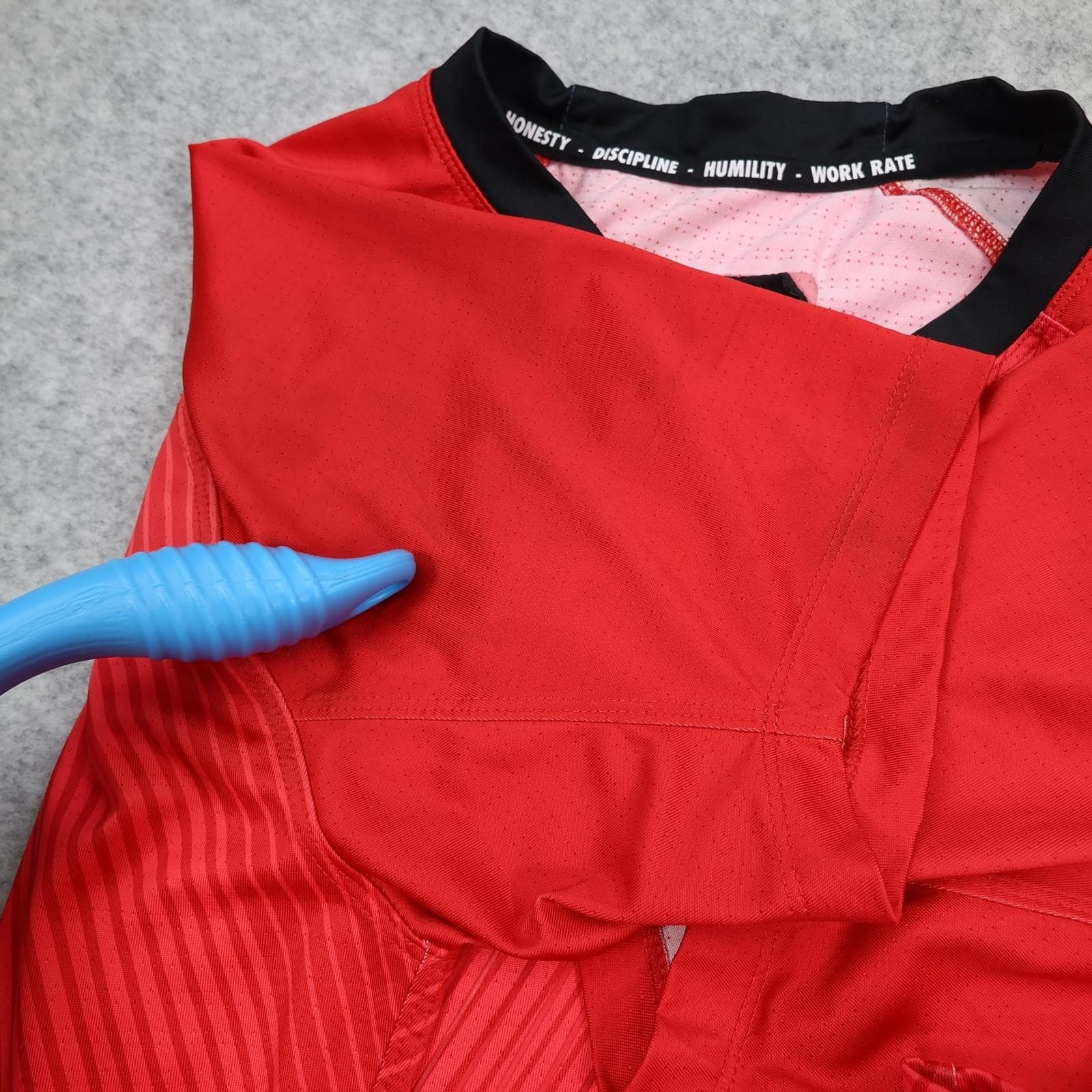 Saracens Rugby Shirt Mens Large Red Rugby Union Nike Allianz Jersey 2019 2020 photo 14