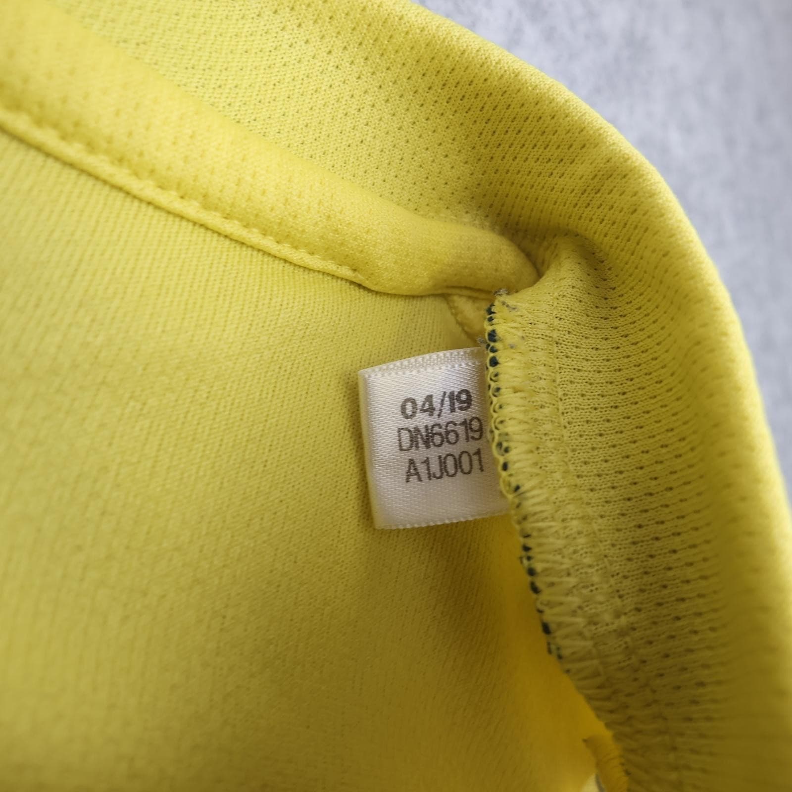 Colombia Home Shirt Mens Large Yellow 2020 2021 Football Adidas Soccer Jersey photo 6