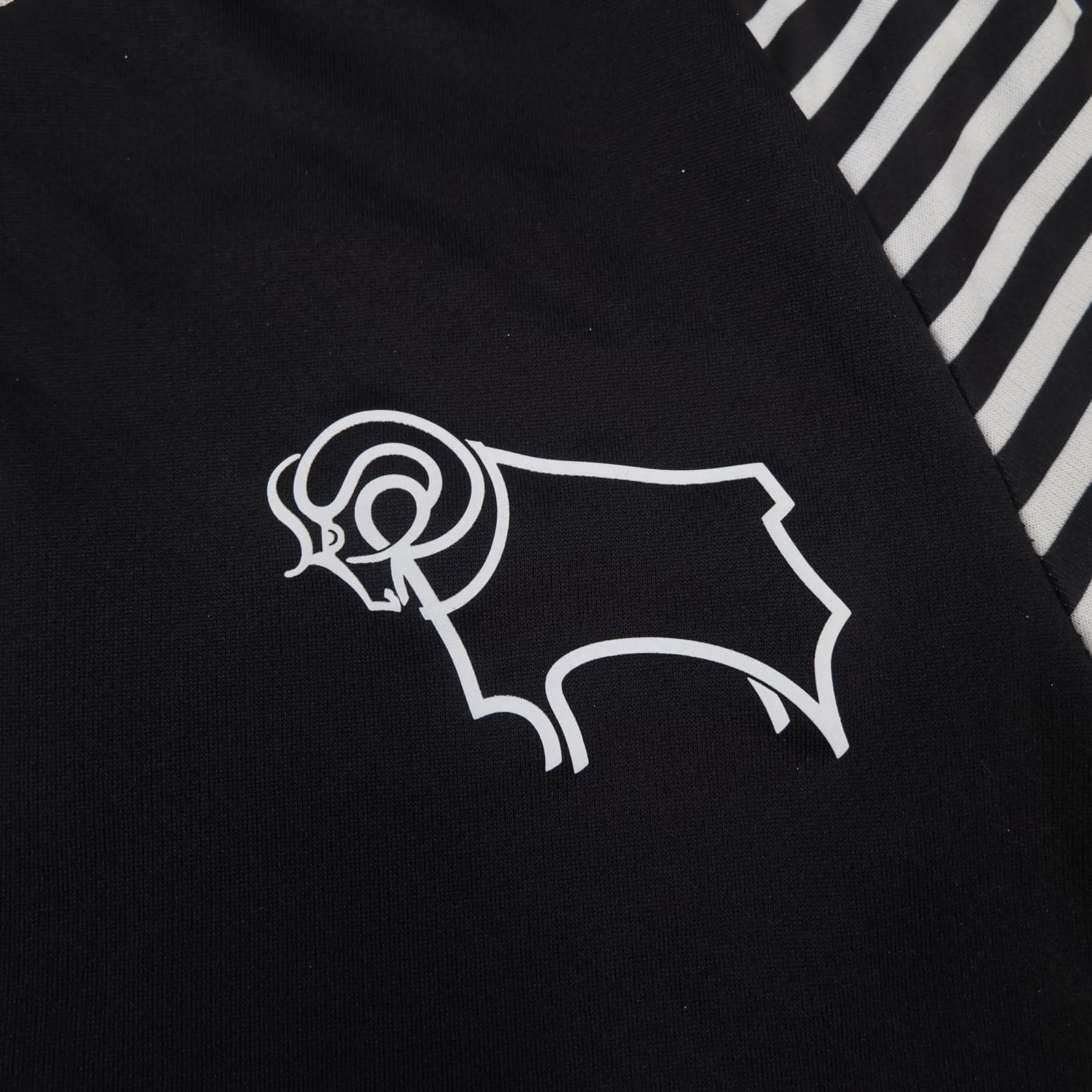 Derby County Training Shirt Mens Medium Black EFL Football Umbro Chasetown photo 4