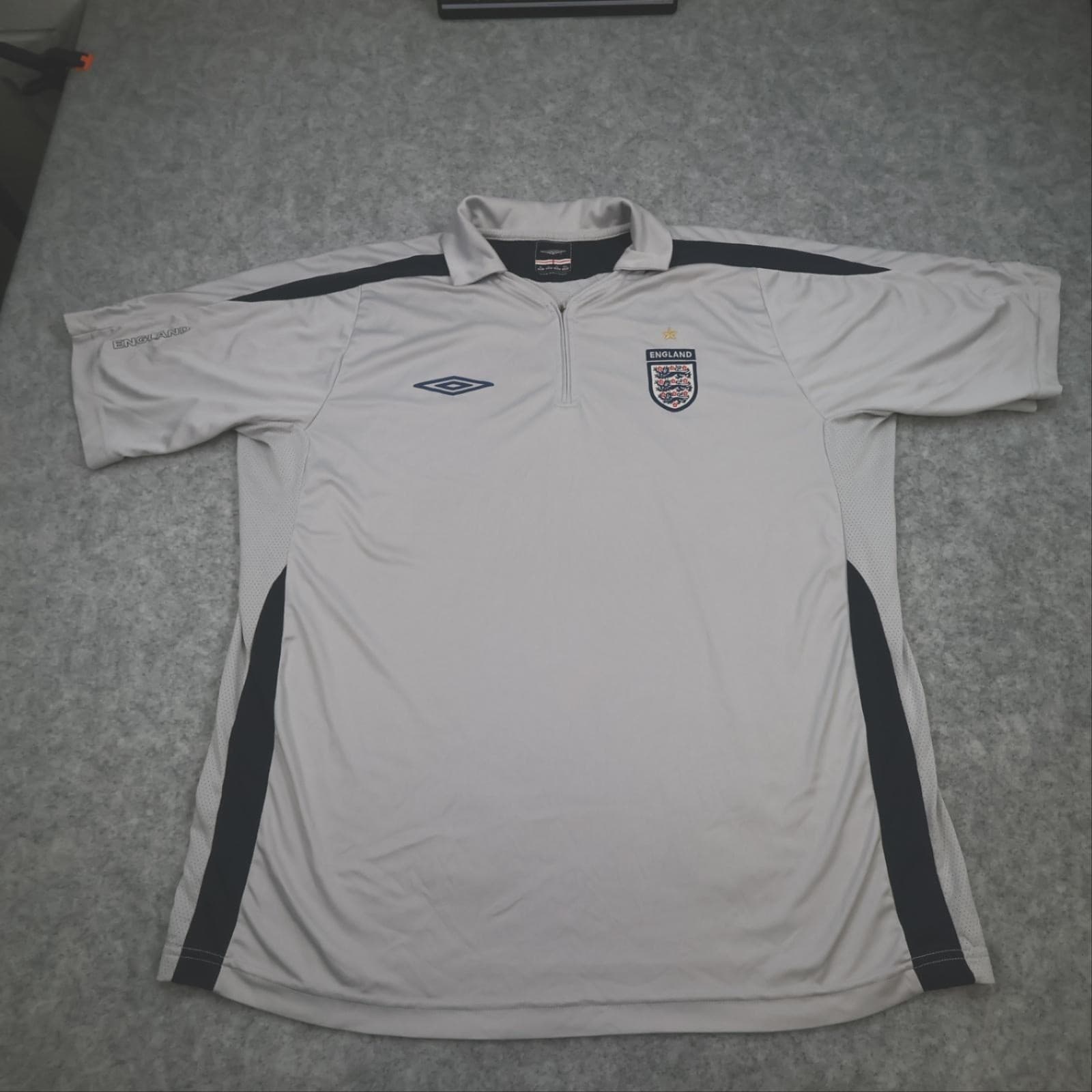 England Training Drill Top Mens XL Grey Short Sleeve Football Umbro 2000s