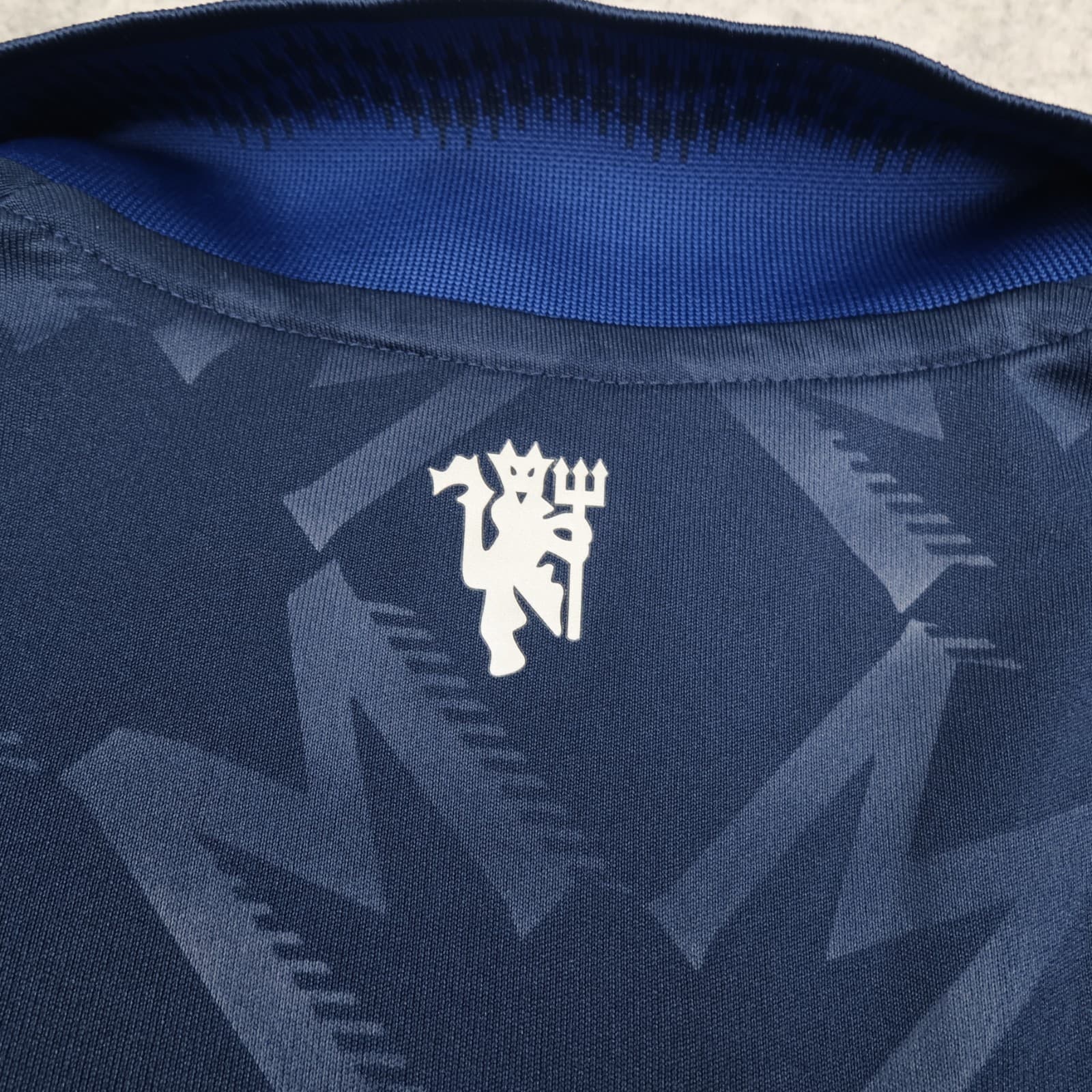 Manchester United Shirt Large Blue Away Kit 2024 2025 Adidas Soccer Jersey photo 14