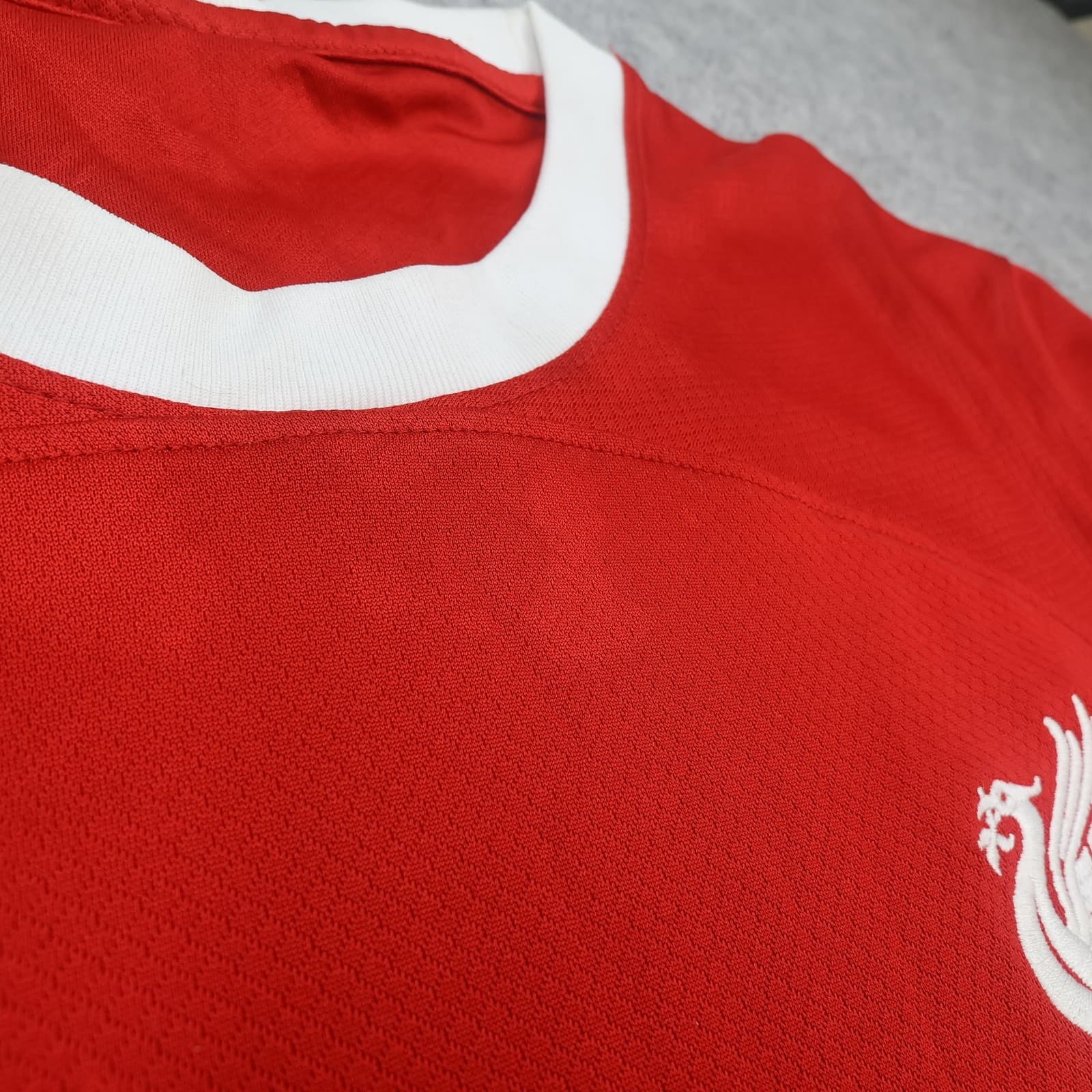 Liverpool Shirt Mens Medium Red Home 2023 2024 Football Nike Standard Chartered photo 7