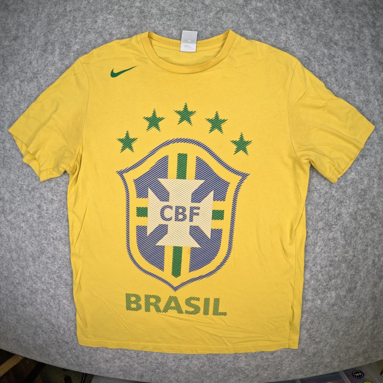 Brazil T Shirt Large Yellow Nike Graphic Tee 363560-703 Hole Back right sleeve