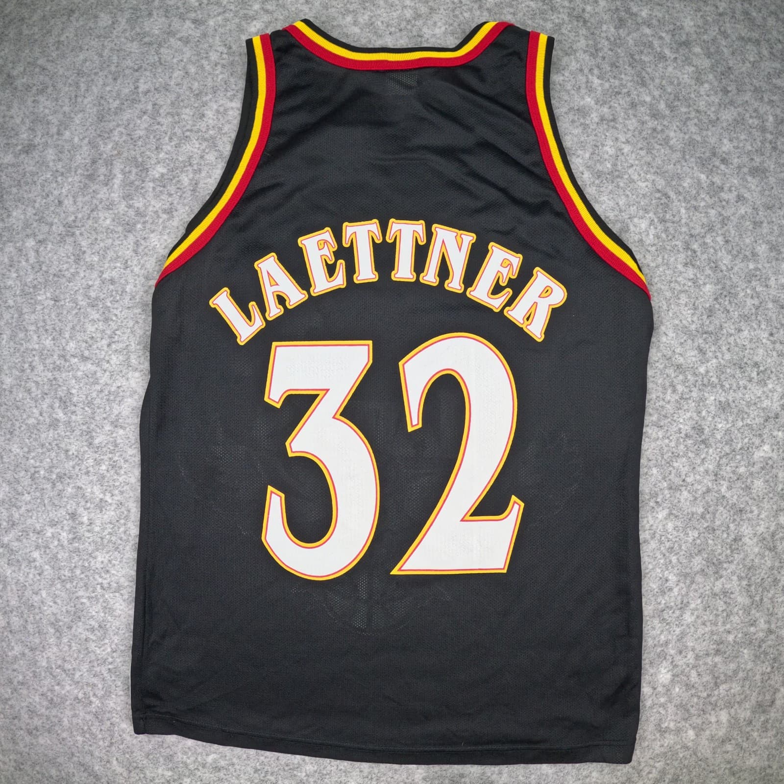 Atlanta Hawks Jersey Medium 44 Black Champion Laettner 32 Sleeveless Basketball photo 2