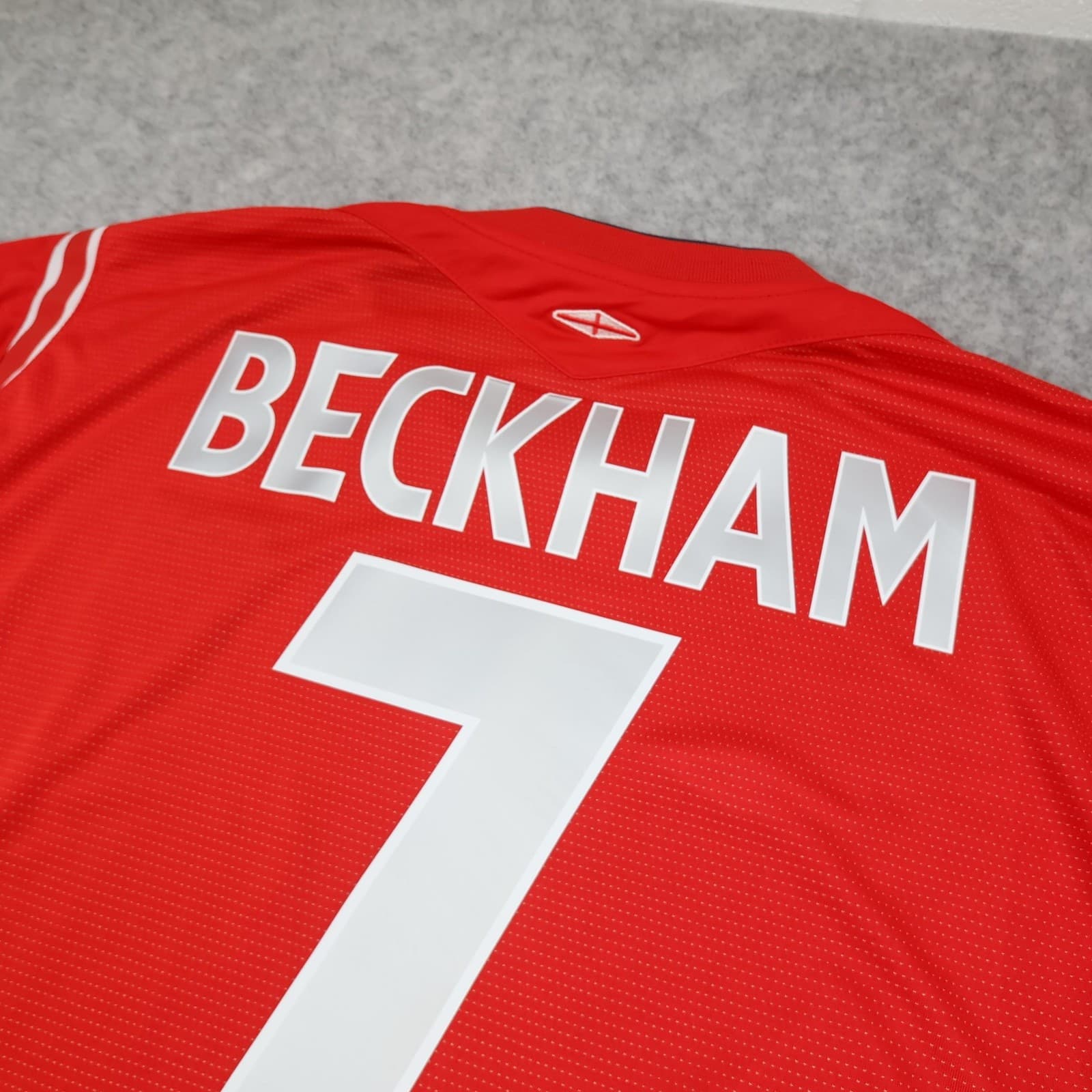England Away Shirt Mens 2XL Red 2004 2006 Football Umbro Beckham 7 Soccer Jersey photo 8