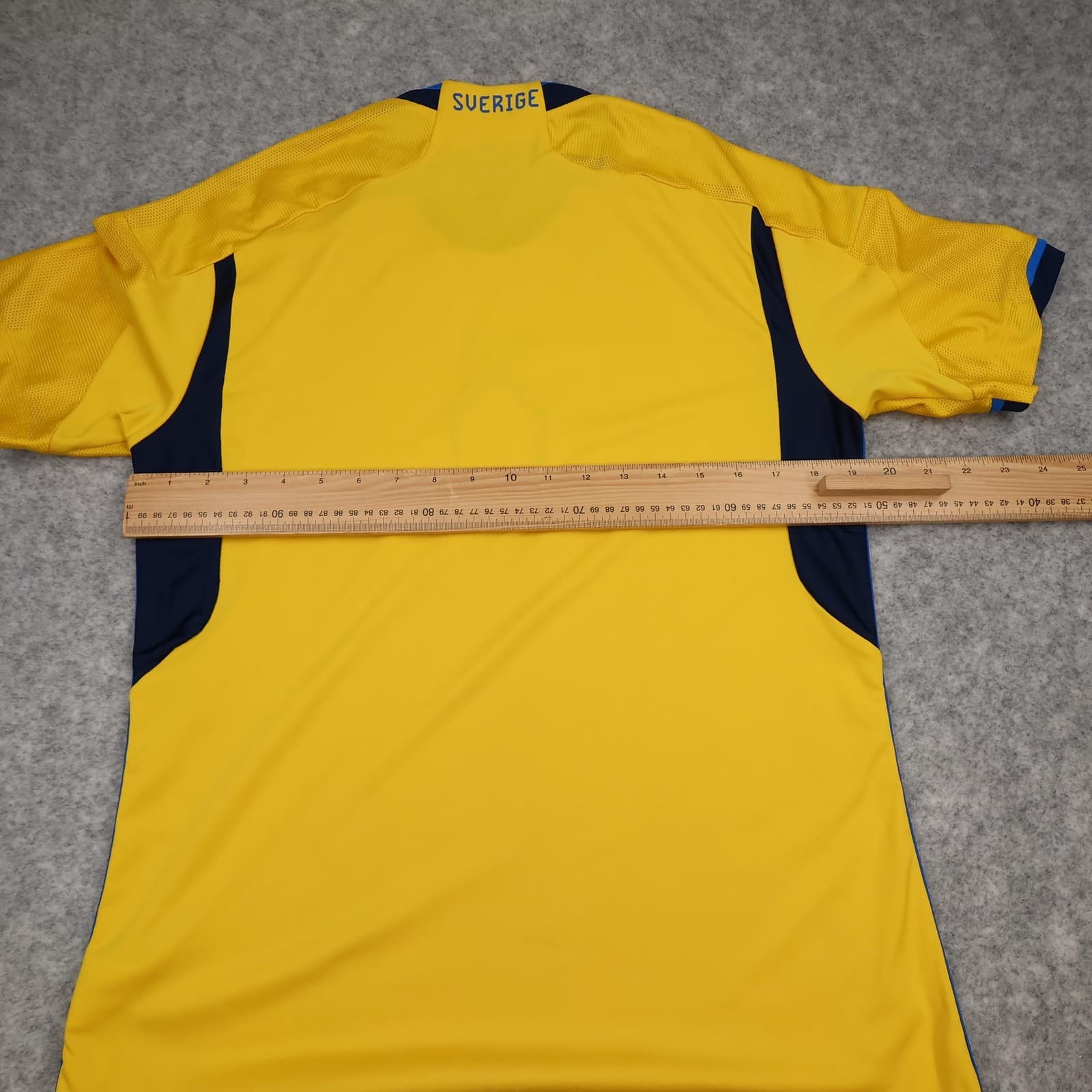 Sweden Home Shirt Mens Medium Yellow 2022 2023 Football Adidas Jersey photo 6
