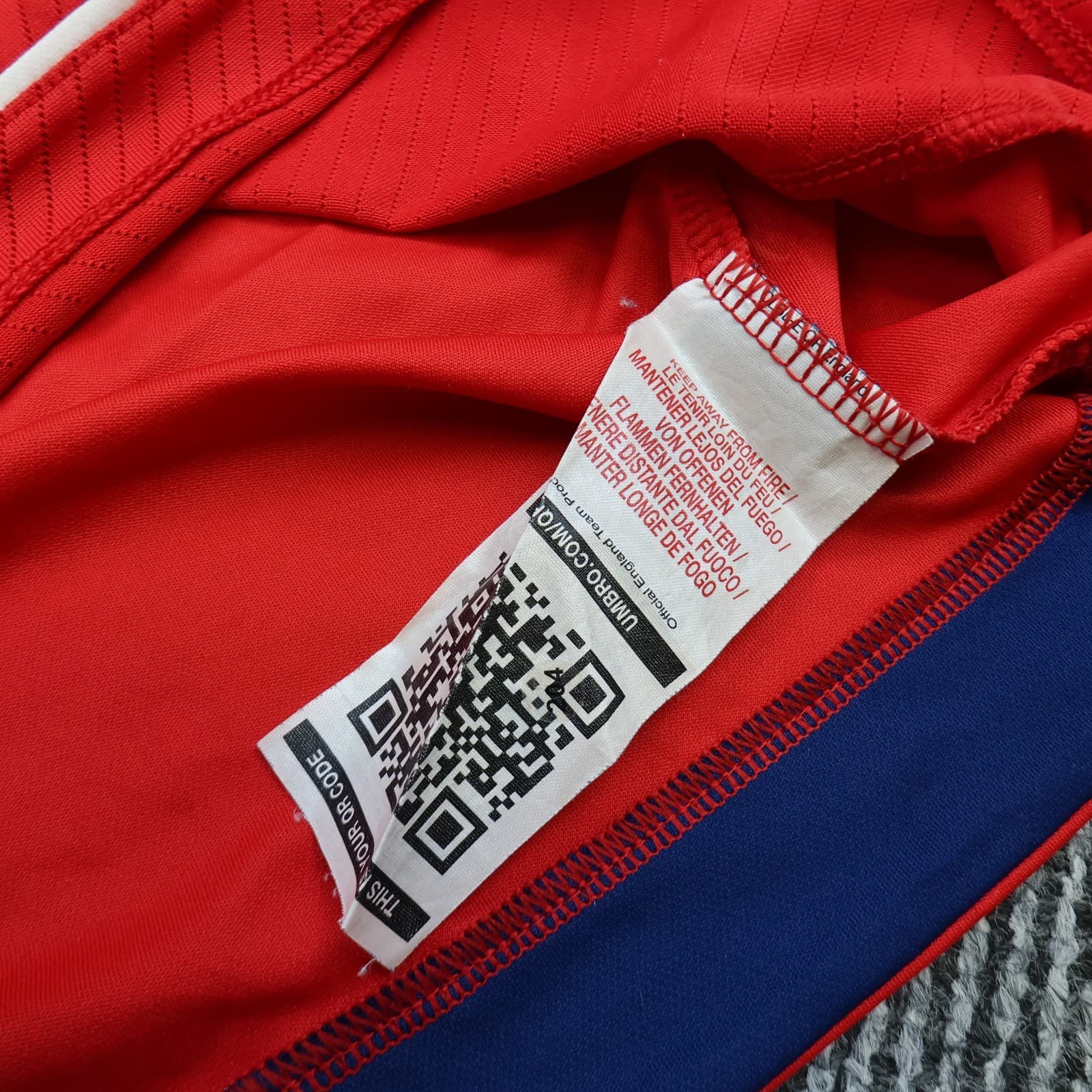 England Football Shirt Medium Red Away Kit 2008 2010 Jersey David Beckham photo 8