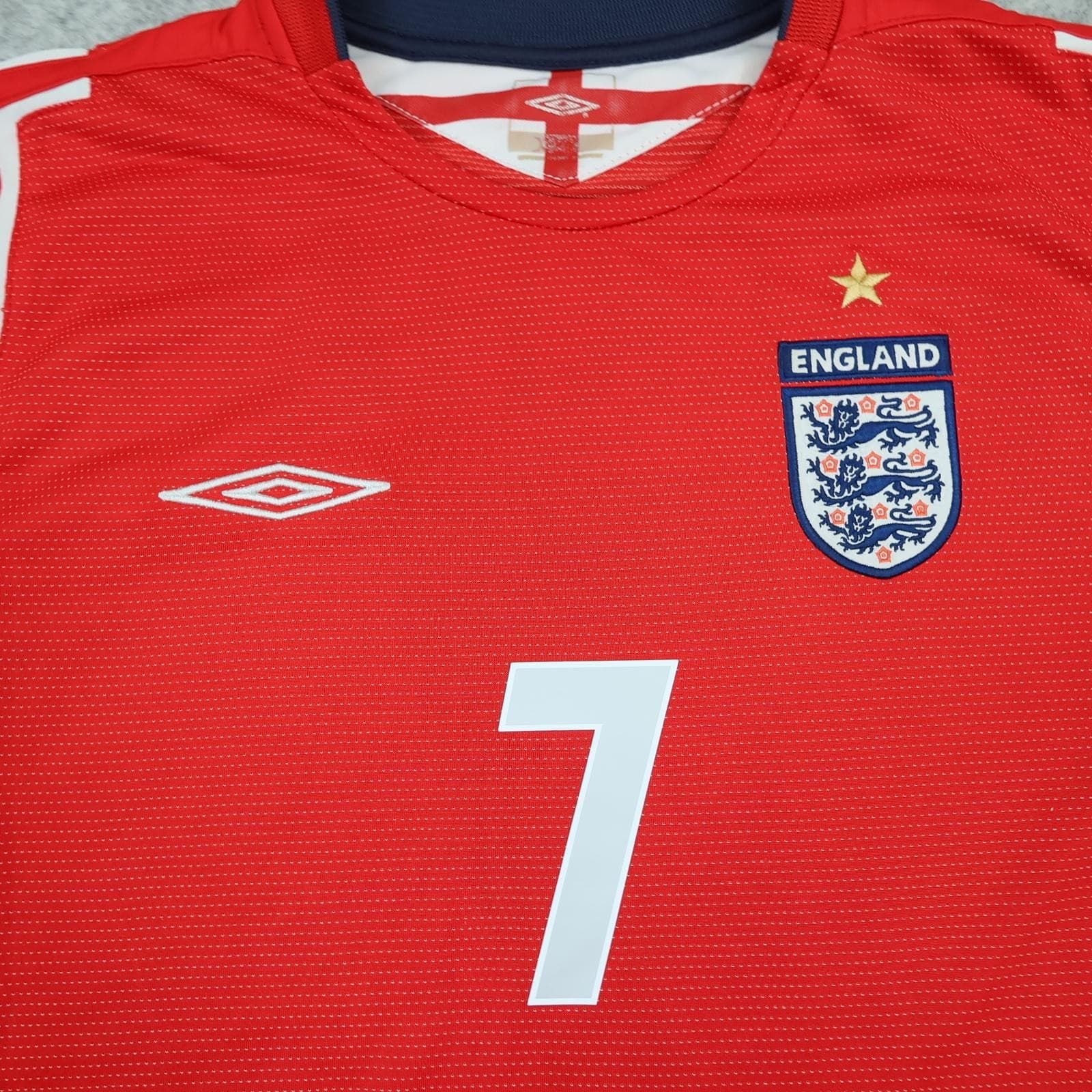Vintage England Away Shirt Mens Large Red 2004 2006 Soccer Jersey Umbro Beckham photo 4