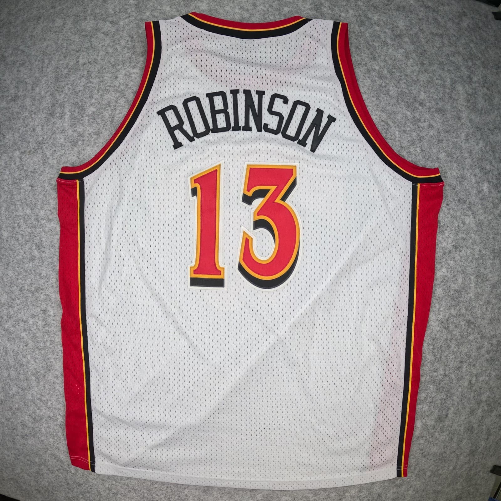 Atlanta Hawks Basketball Jersey 2XL White Nike Glenn Robinson 13 Sleeveless