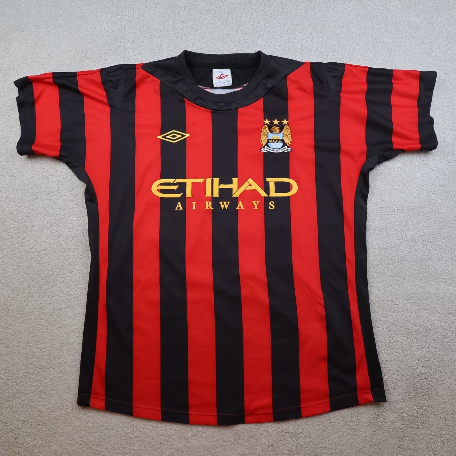 Manchester City Shirt Large Red Away Kit 2011 2012 Yaya Toure Jersey 42" Jersey photo 2