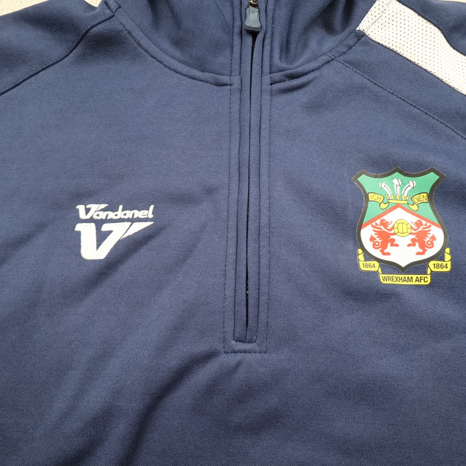 Wrexham Football Jumper Large Navy Pullover Sweatshirt Vandanel Soccer Jersey photo 3