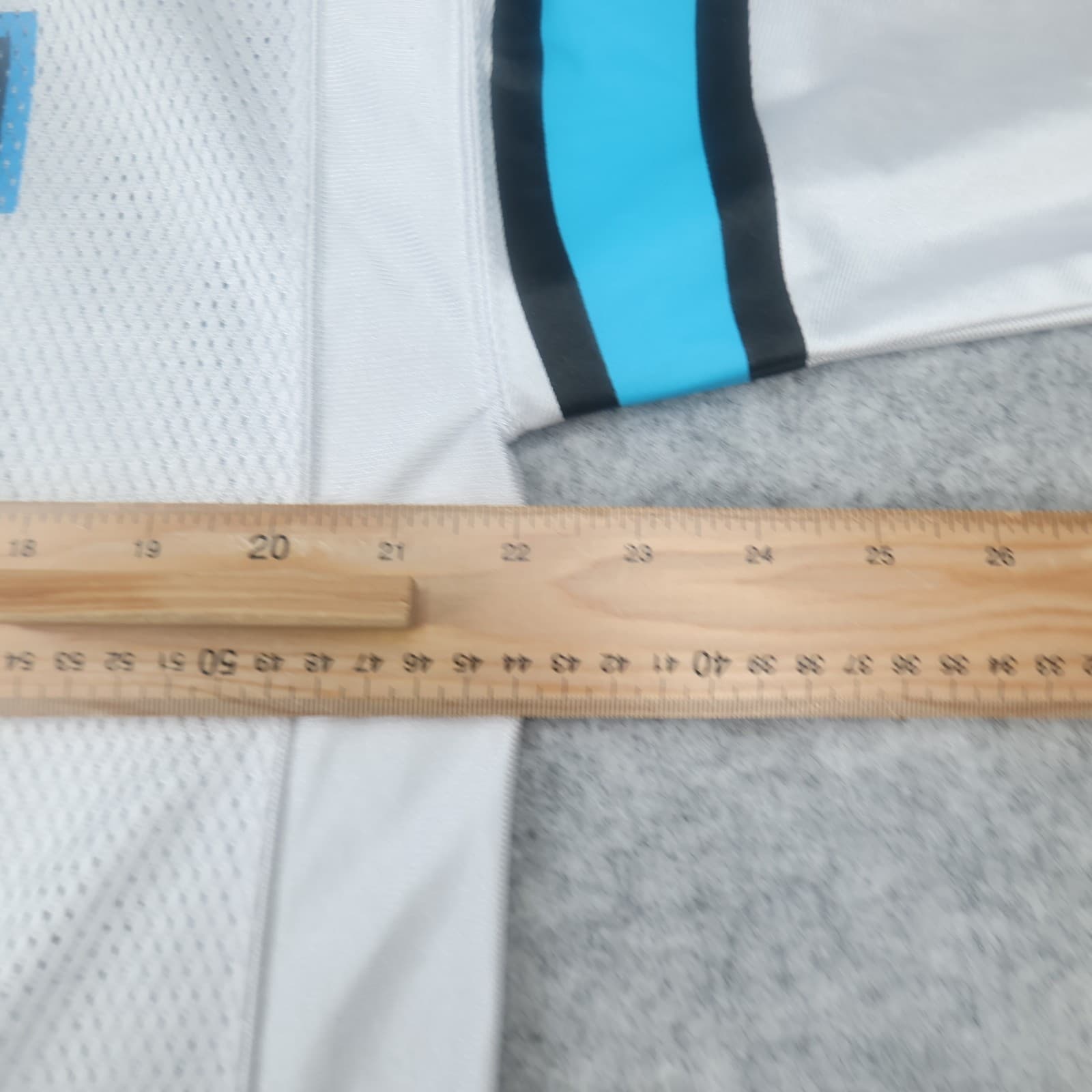 Carolina Panthers Jersey Medium White Shirt NFL Reebok Eric Shelton Mens 35 photo 9