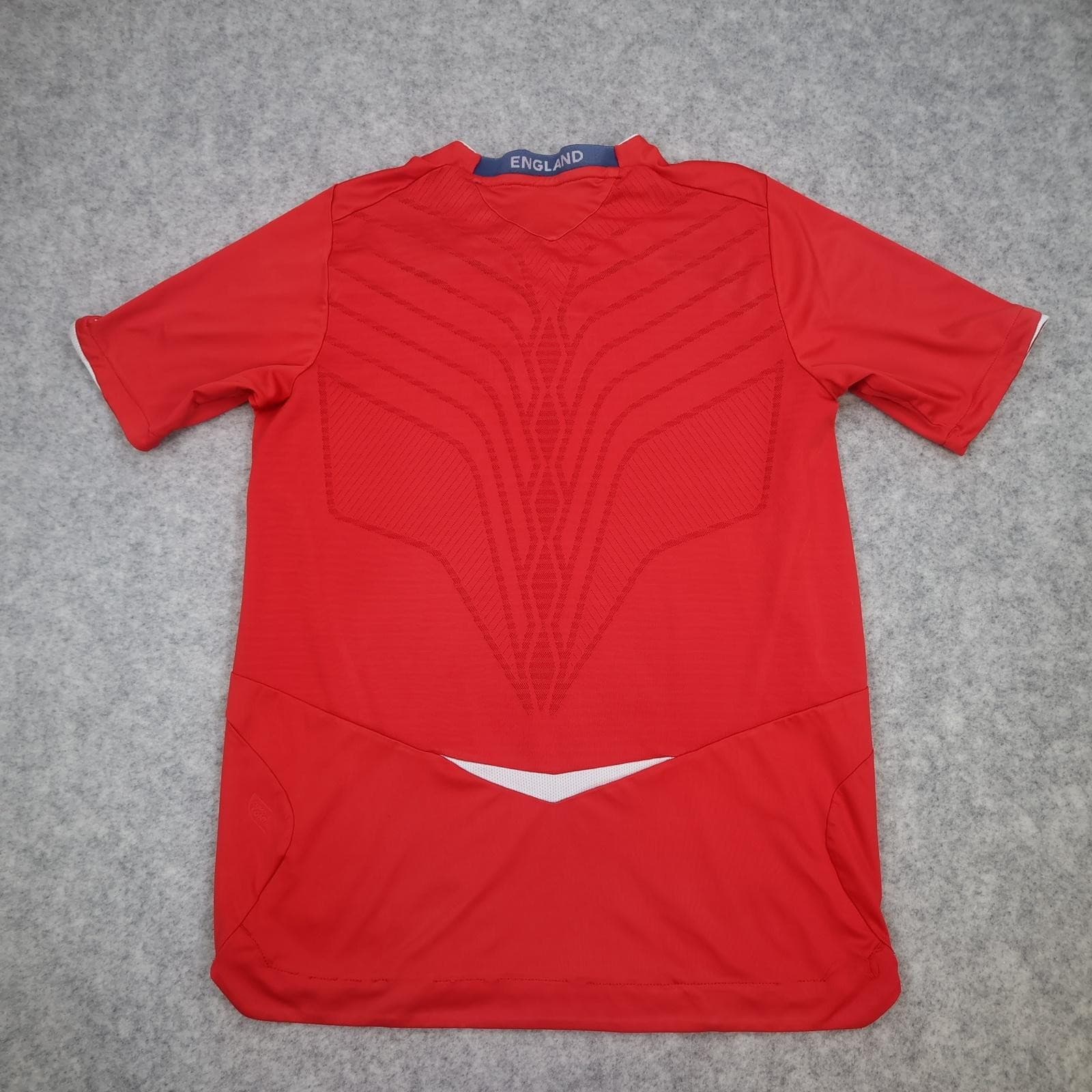 England Away Shirt Mens Small Red Short Sleeve 2008 2010 Football Umbro Jersey photo 2