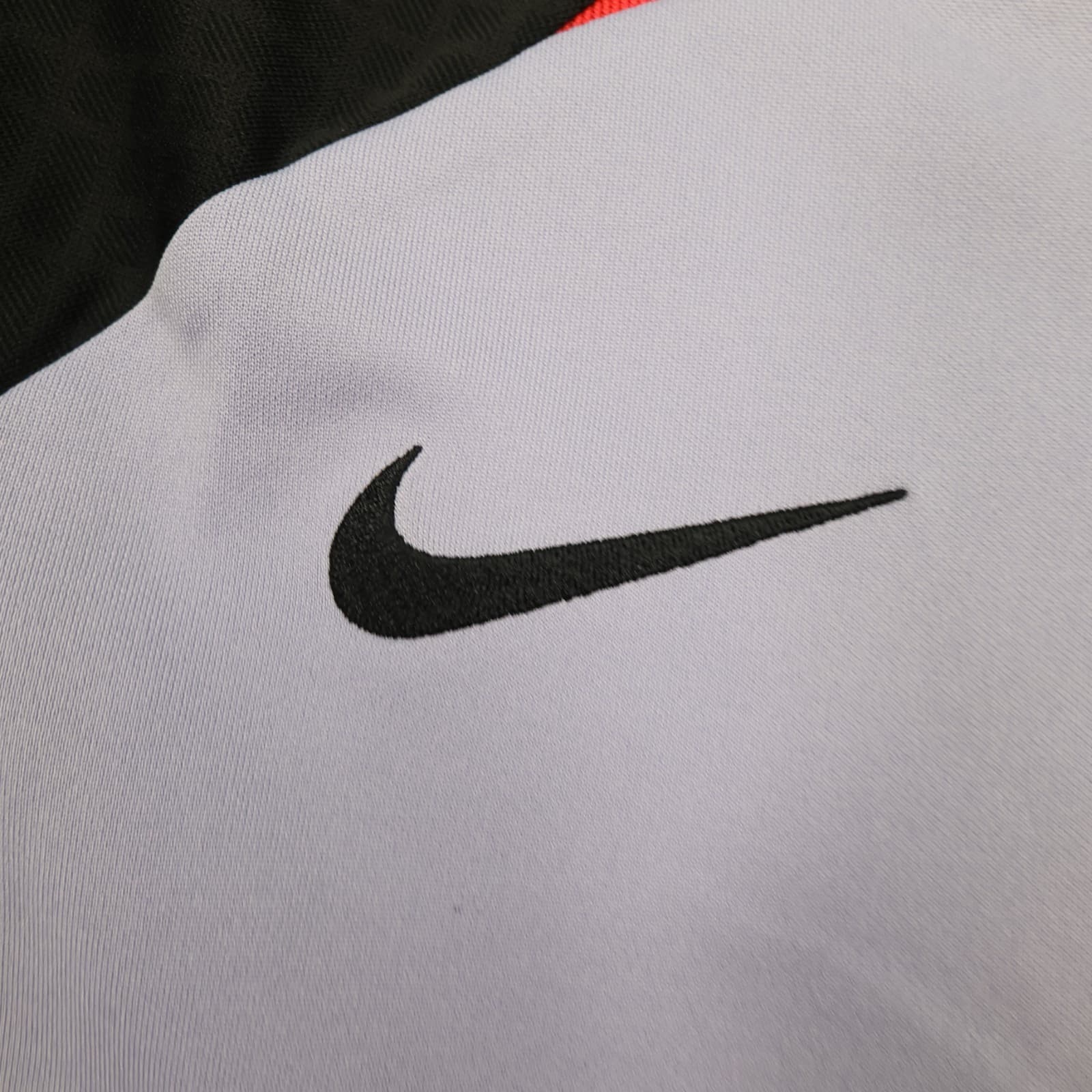 Liverpool Shirt Medium Purple Training Kit 2022 2023 Nike Soccer Jersey photo 5