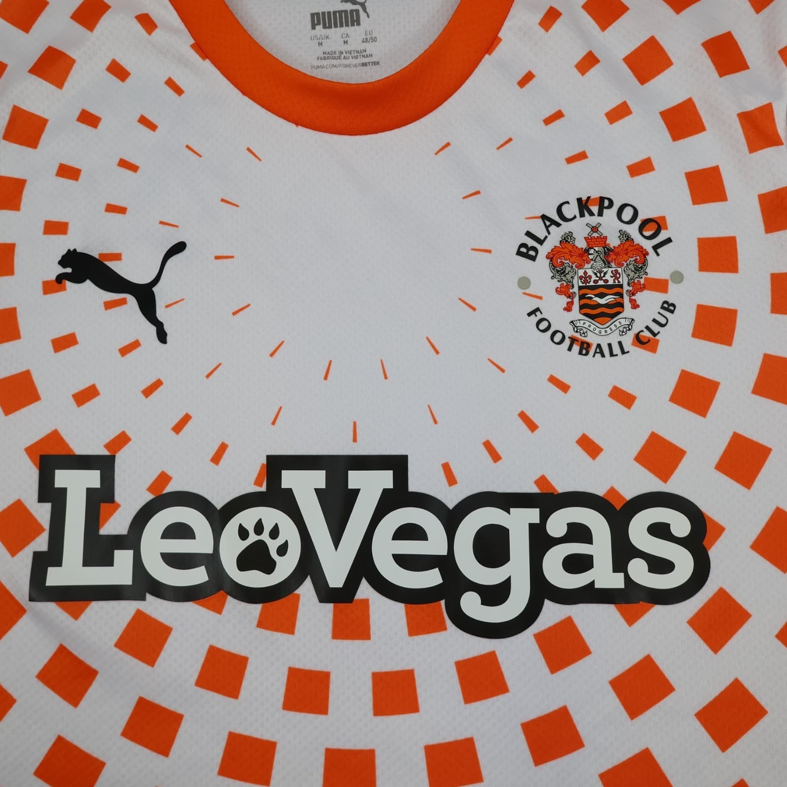 Blackpool Football Shirt Medium White Away Kit 2023 2024 Puma Soccer Jersey photo 4