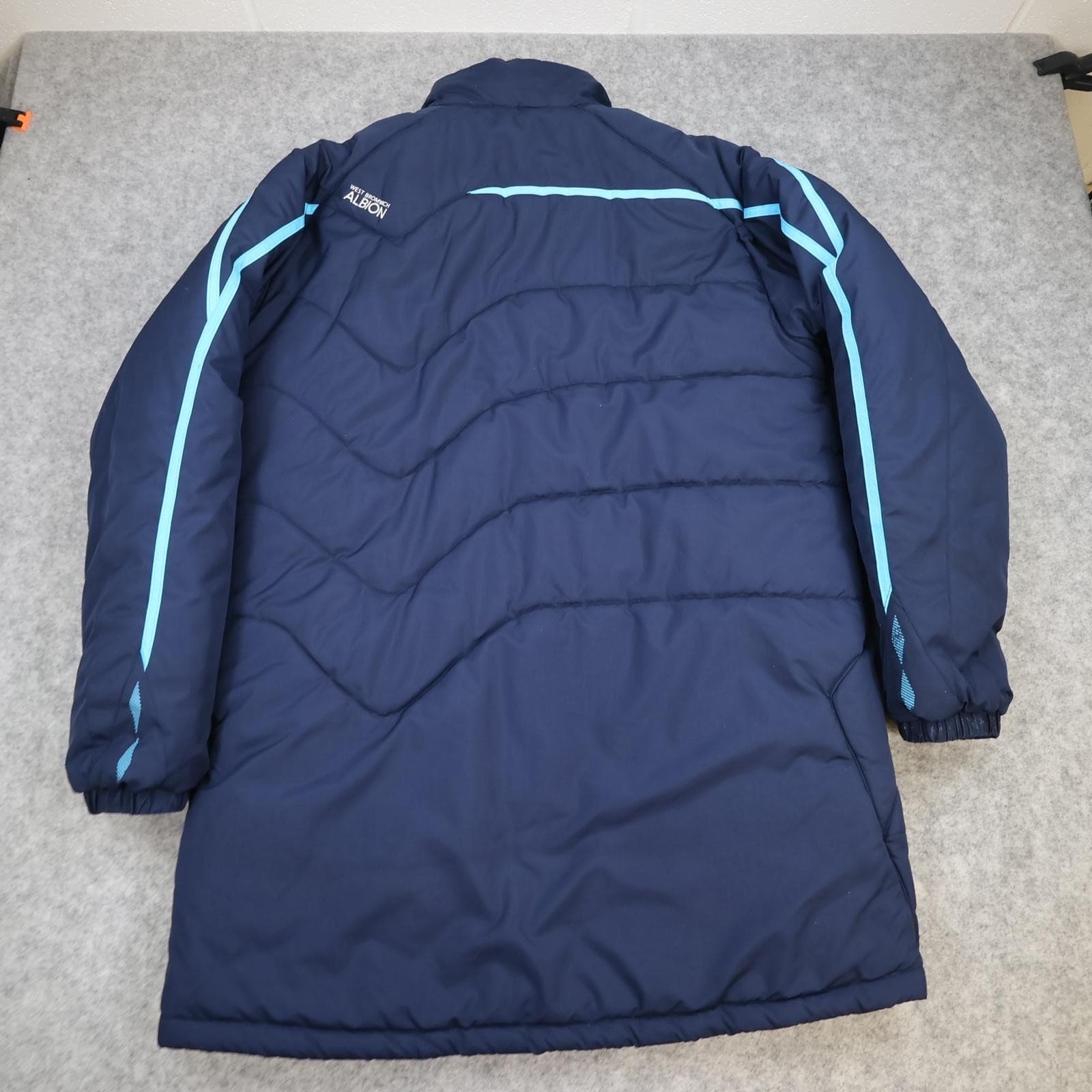 West Bromwich Albion Jacket Mens Large Navy EPL Football Umbro Padded Coat photo 3