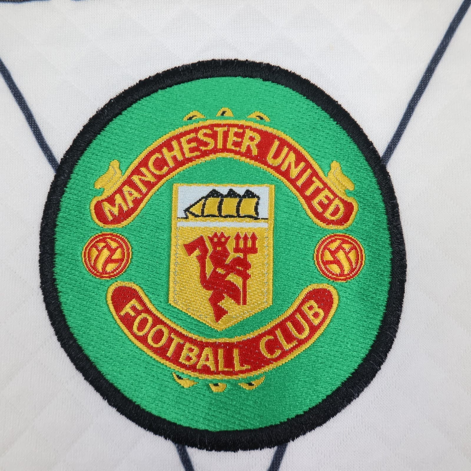Vintage Manchester United Shirt Medium Green White Goalkeeper Shirt 1996 1997 photo 4