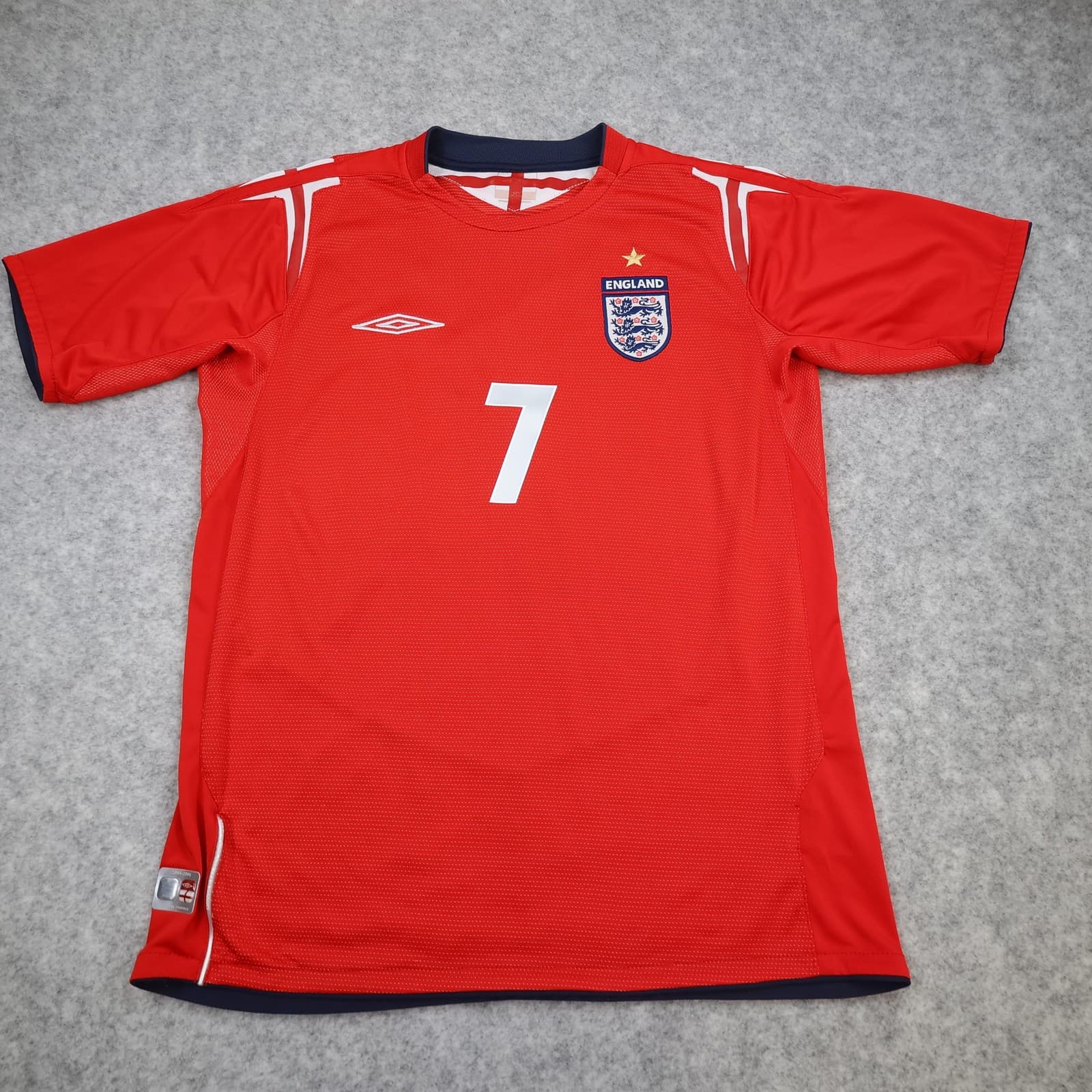Vintage England Away Shirt Mens Medium Red 2004 2006 Umbro David Beckham Jersey photo 2