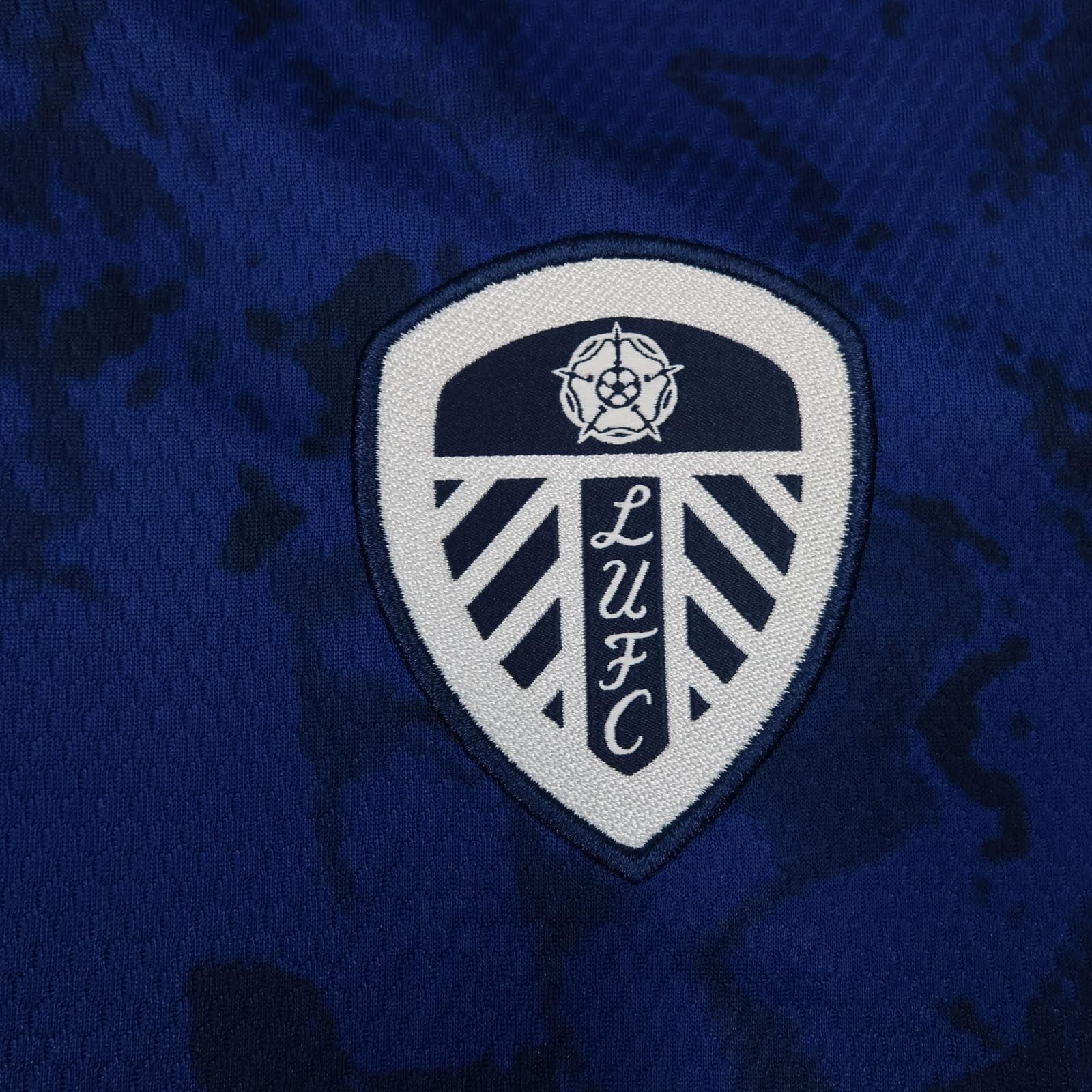Leeds United Away Shirt Mens Medium Blue 2021 2022 EPL Football Adidas SBOTOP photo 5