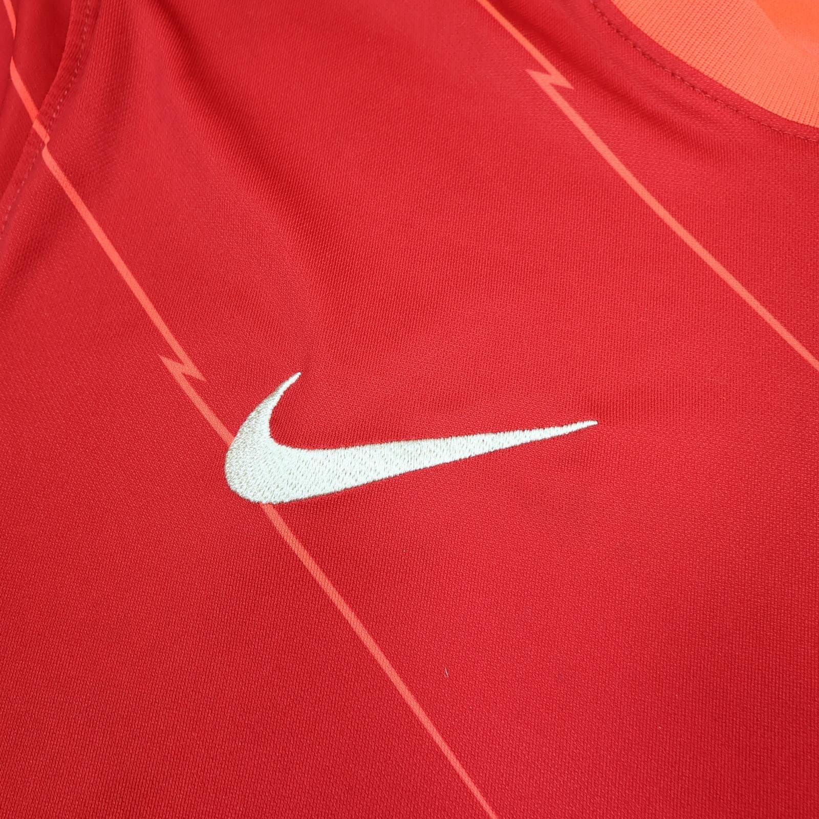 Liverpool Shirt Mens Medium Red Home 2021 2022 Nike Standard Chartered photo 5