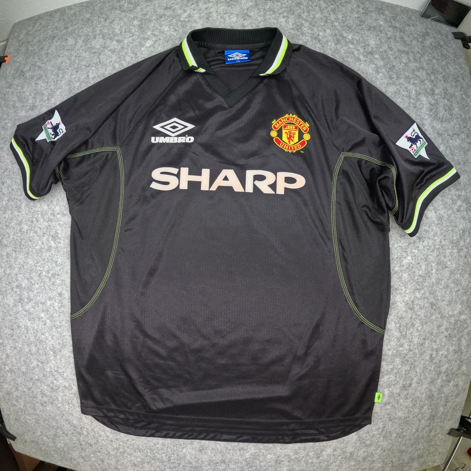 Manchester United Football Shirt 2XL 1998 1999 Black Umbro Irwin 3 Soccer Jersey photo 2