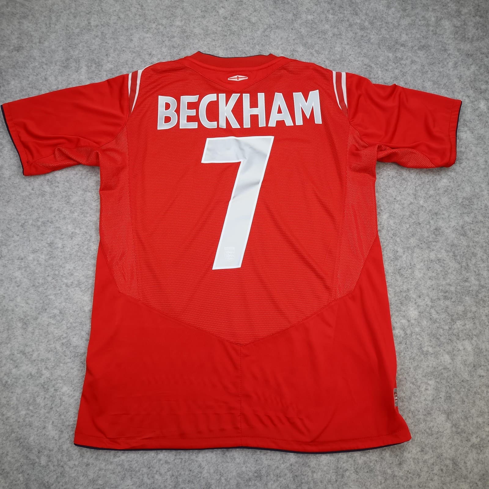 Vintage England Away Shirt Mens Medium Red 2004 2006 Umbro David Beckham Jersey