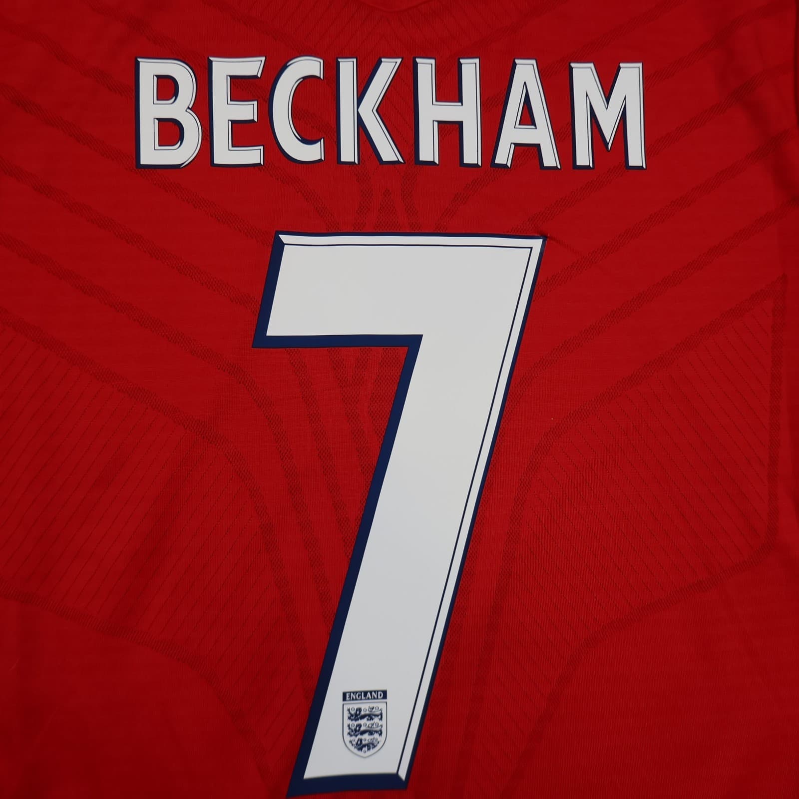 England Football Shirt Medium Red Away Kit 2008 2010 Jersey David Beckham photo 5