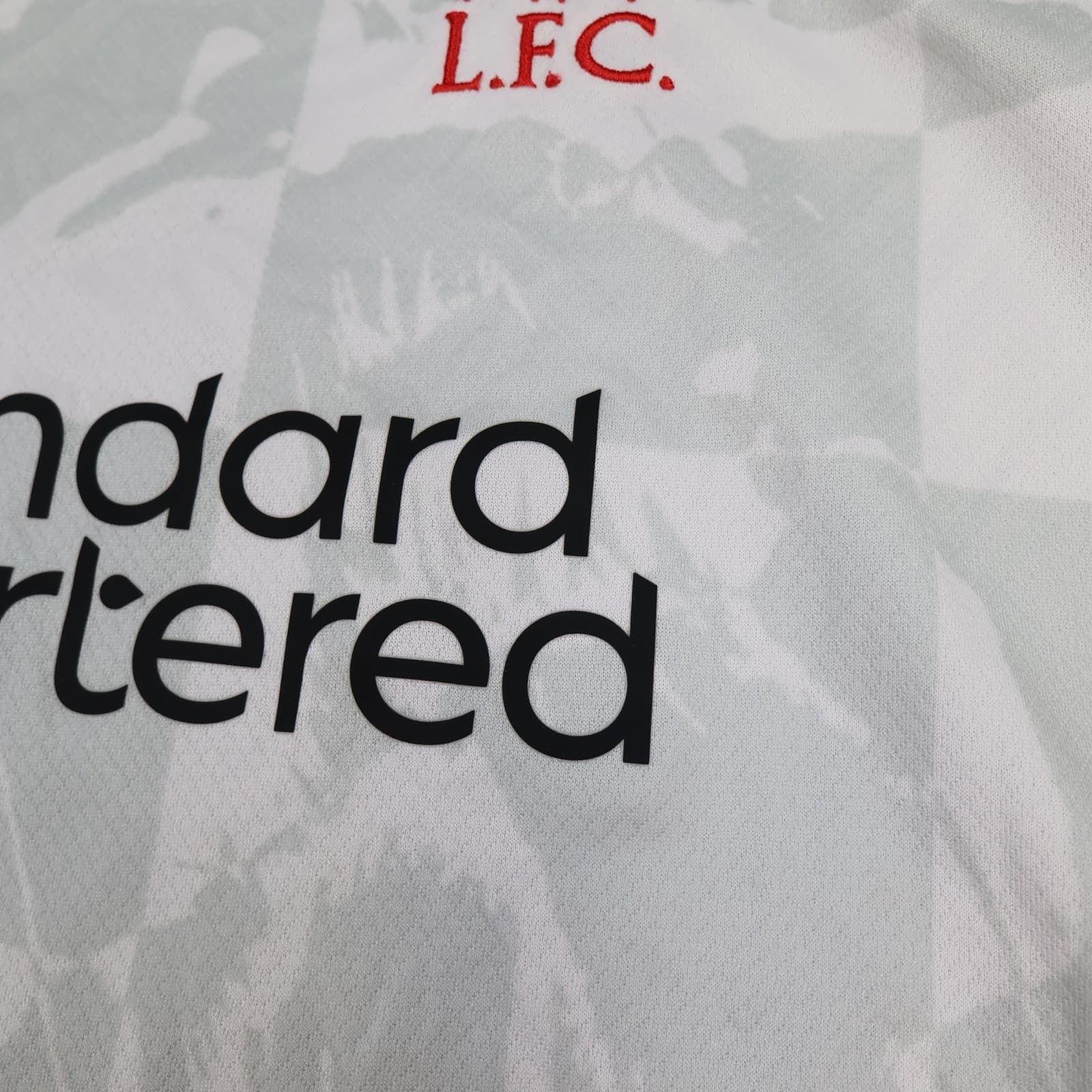 Liverpool Away Shirt Mens Medium White Third Nike Soccer Jersey 2024 2025 photo 5