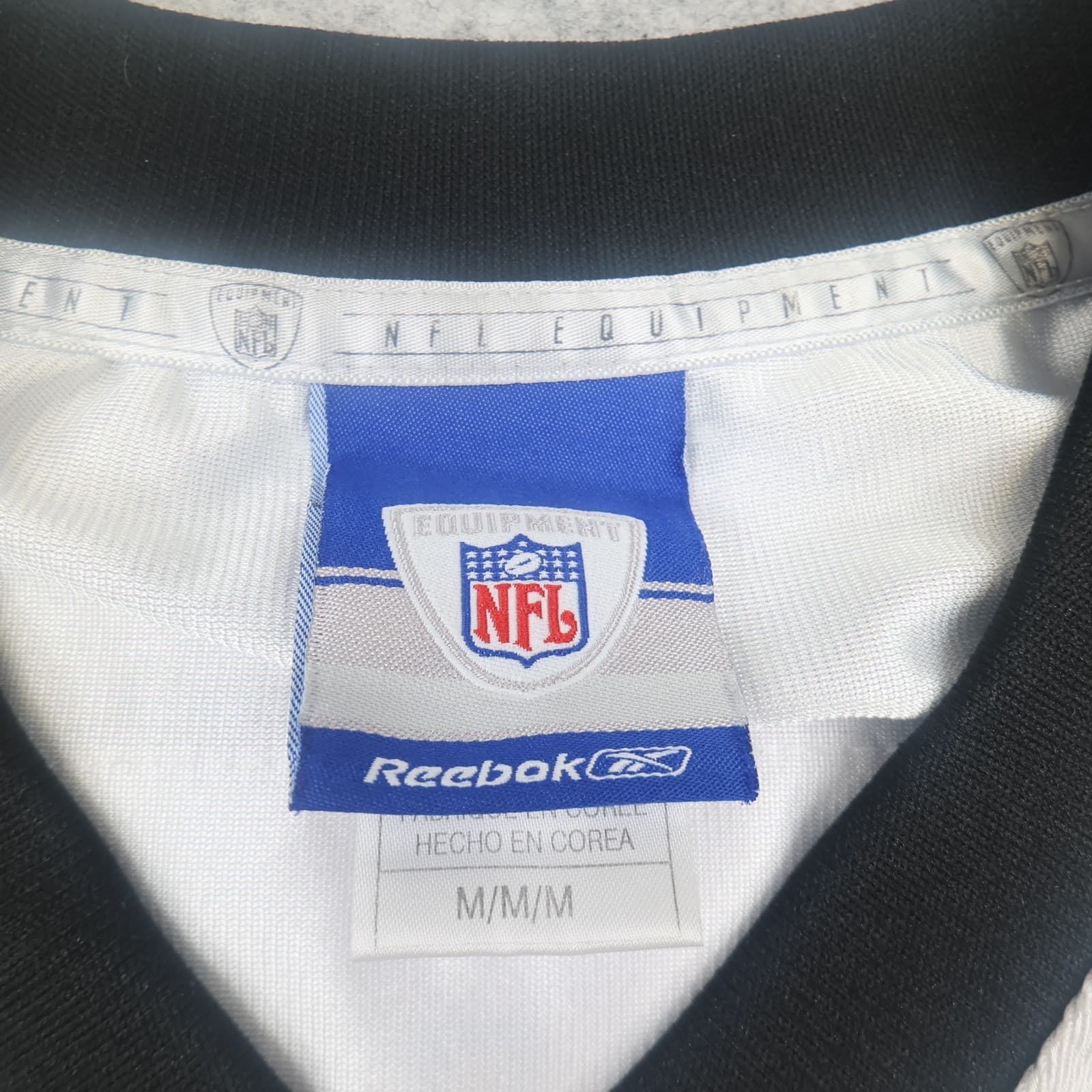 Carolina Panthers Jersey Medium White Shirt NFL Reebok Eric Shelton Mens 35 photo 6