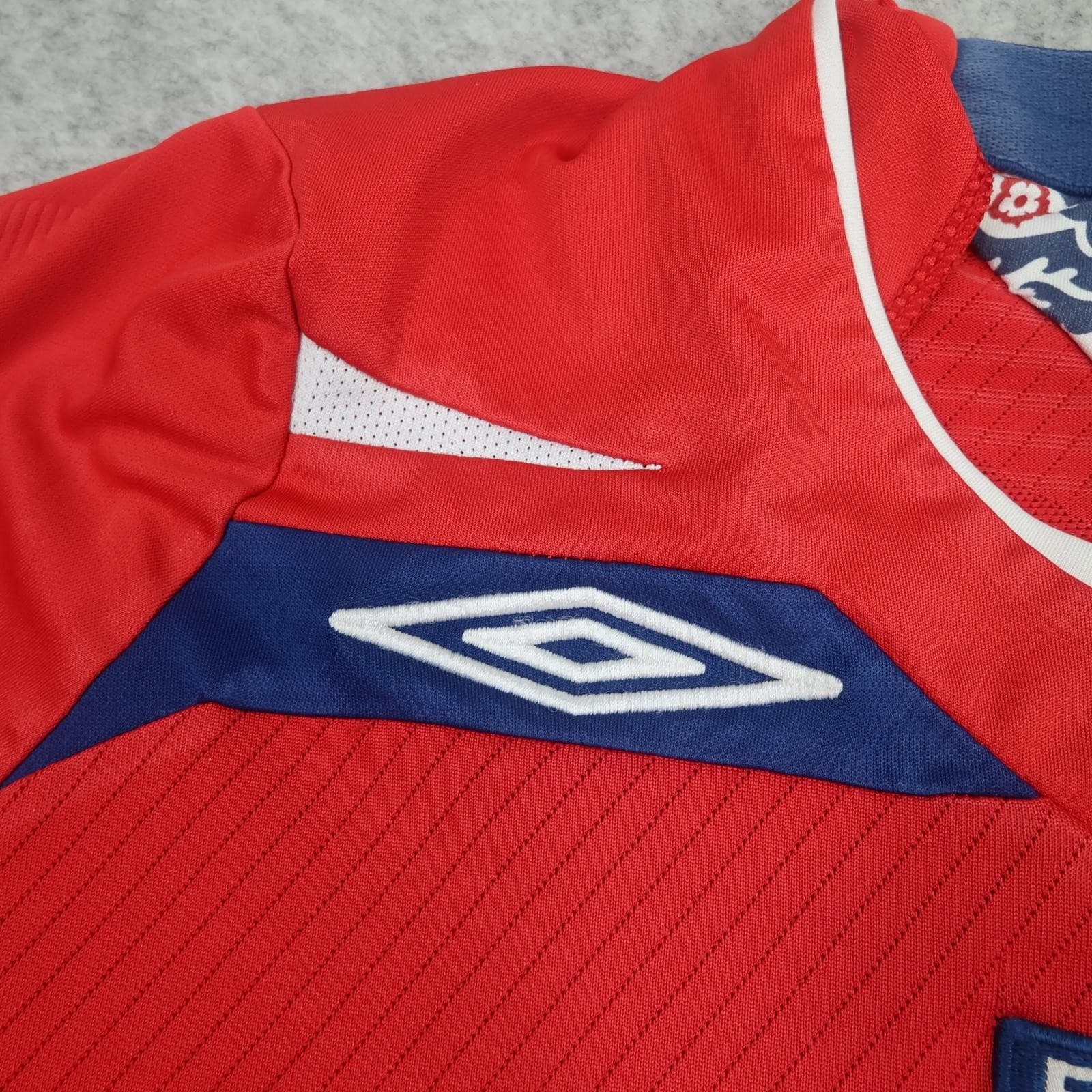 England Away Shirt Mens Small Red Short Sleeve 2008 2010 Football Umbro Jersey photo 7