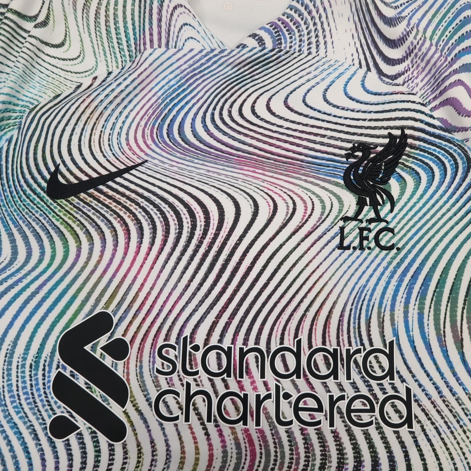 Liverpool Away Shirt Mens Medium Multi 2022 2023 Nike Standard Chartered photo 3