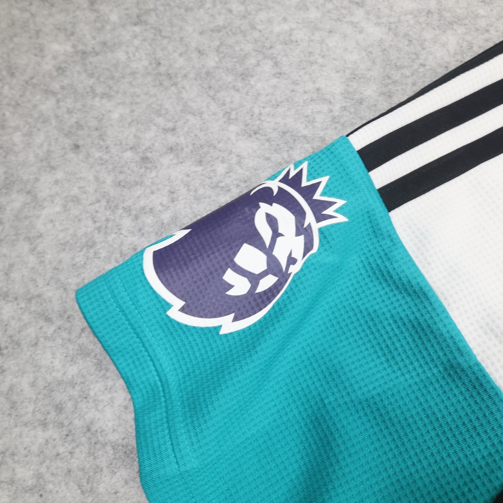 Newcastle United Shirt 3XL White Third Kit 2024 2025 Adidas Jersey  Isak 14 photo 11