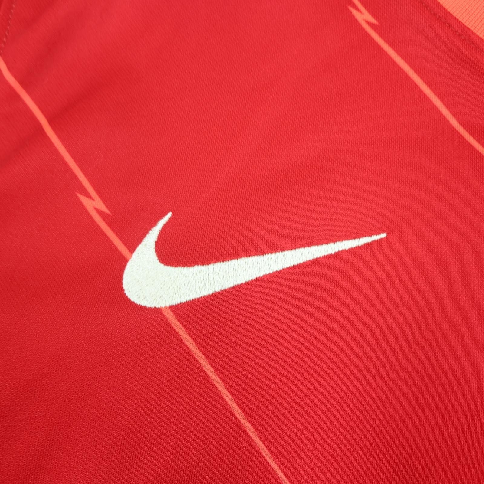 Liverpool Shirt Mens Small Red Home 2021 2022 Football Nike Standard Chartered photo 5