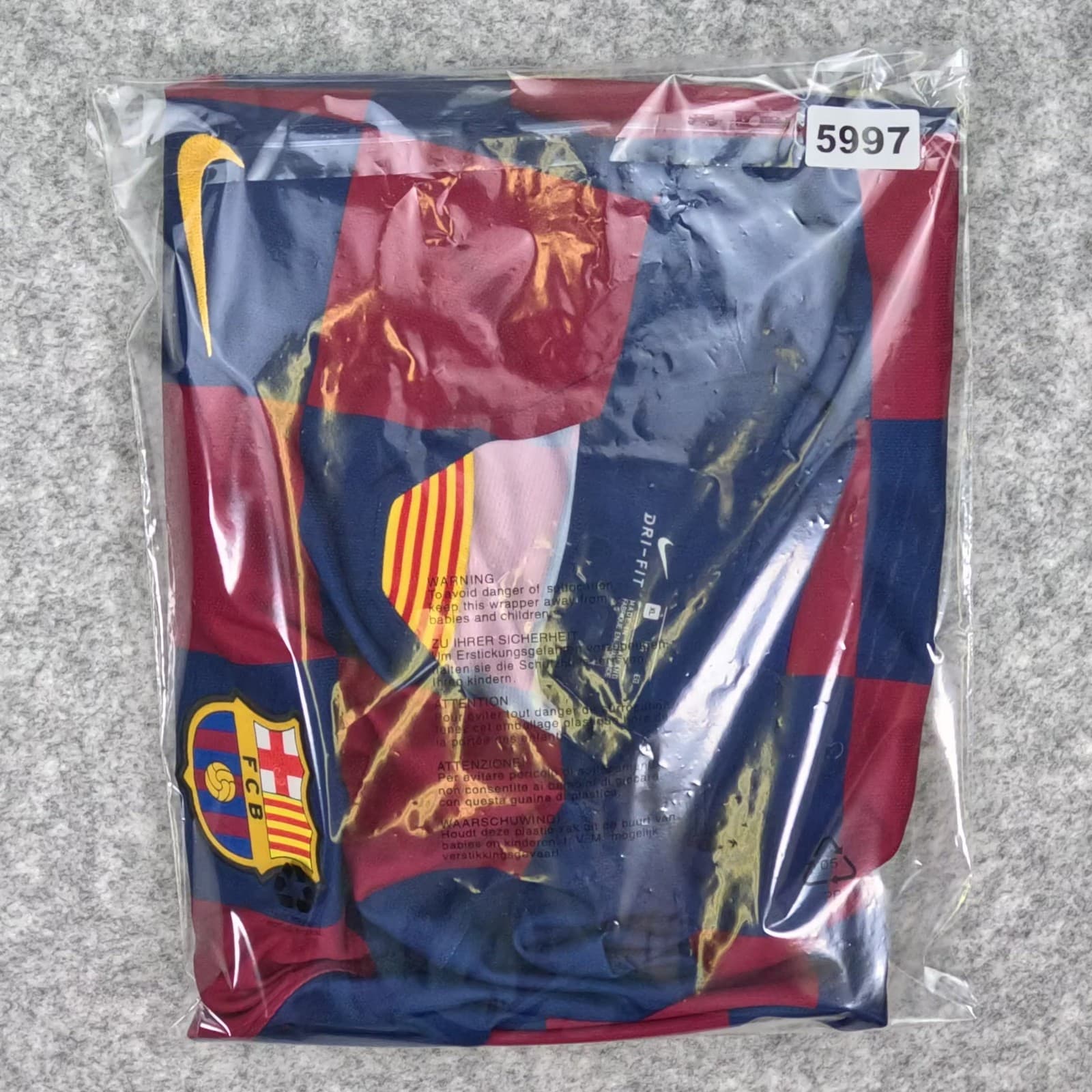 Barcelona Football Shirt Extra Large Blue Red Home 2019 2020 Nike Messi Jersey photo 4