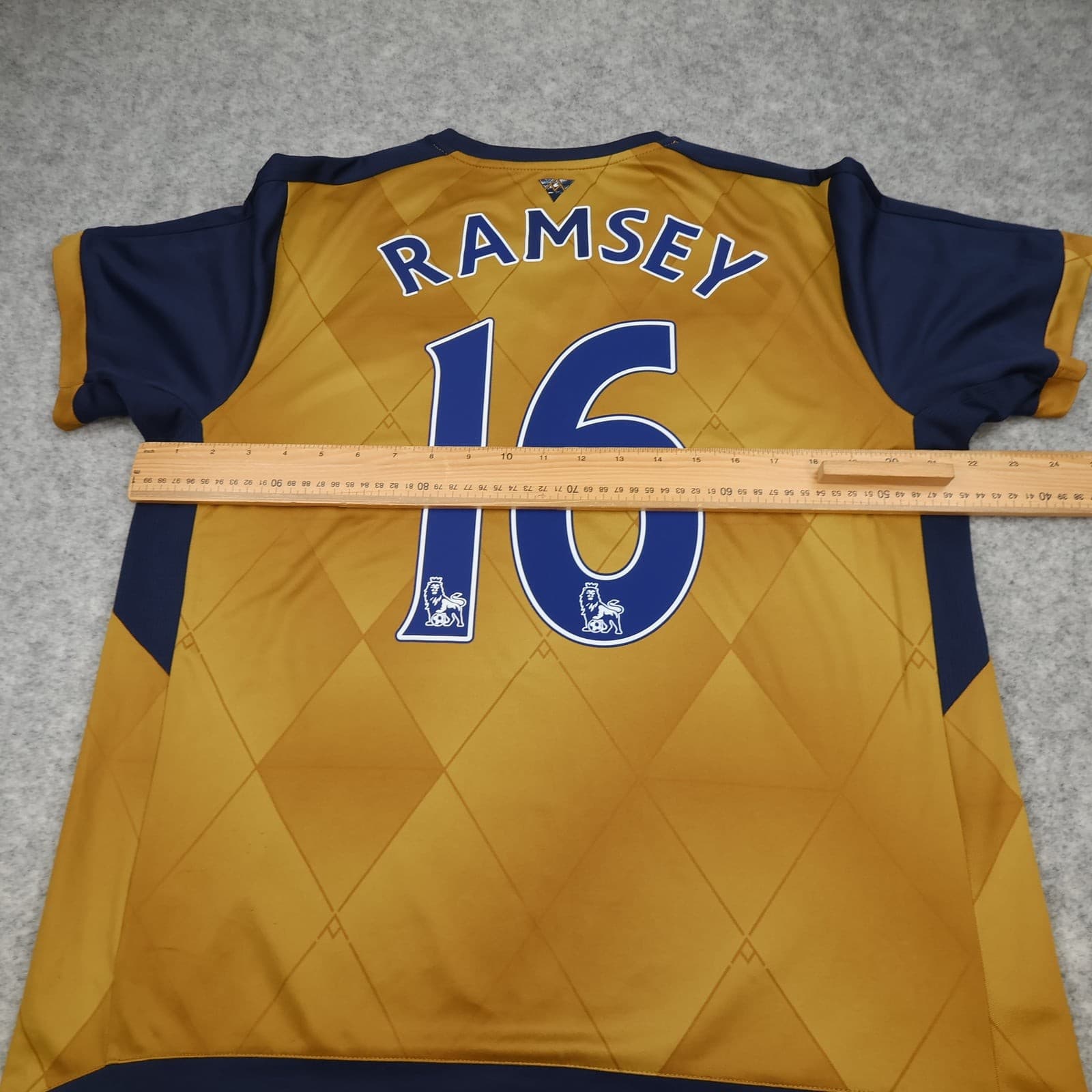 Arsenal Football Shirt Mens Away Gold 2015 2016 PUMA Ramsey 16 Football photo 11
